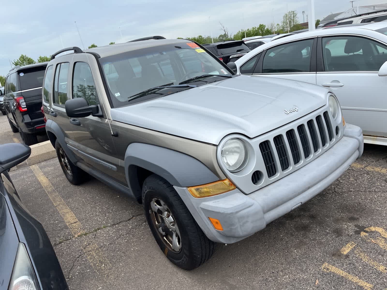 Thumbnail: 2005 Jeep Liberty - 18