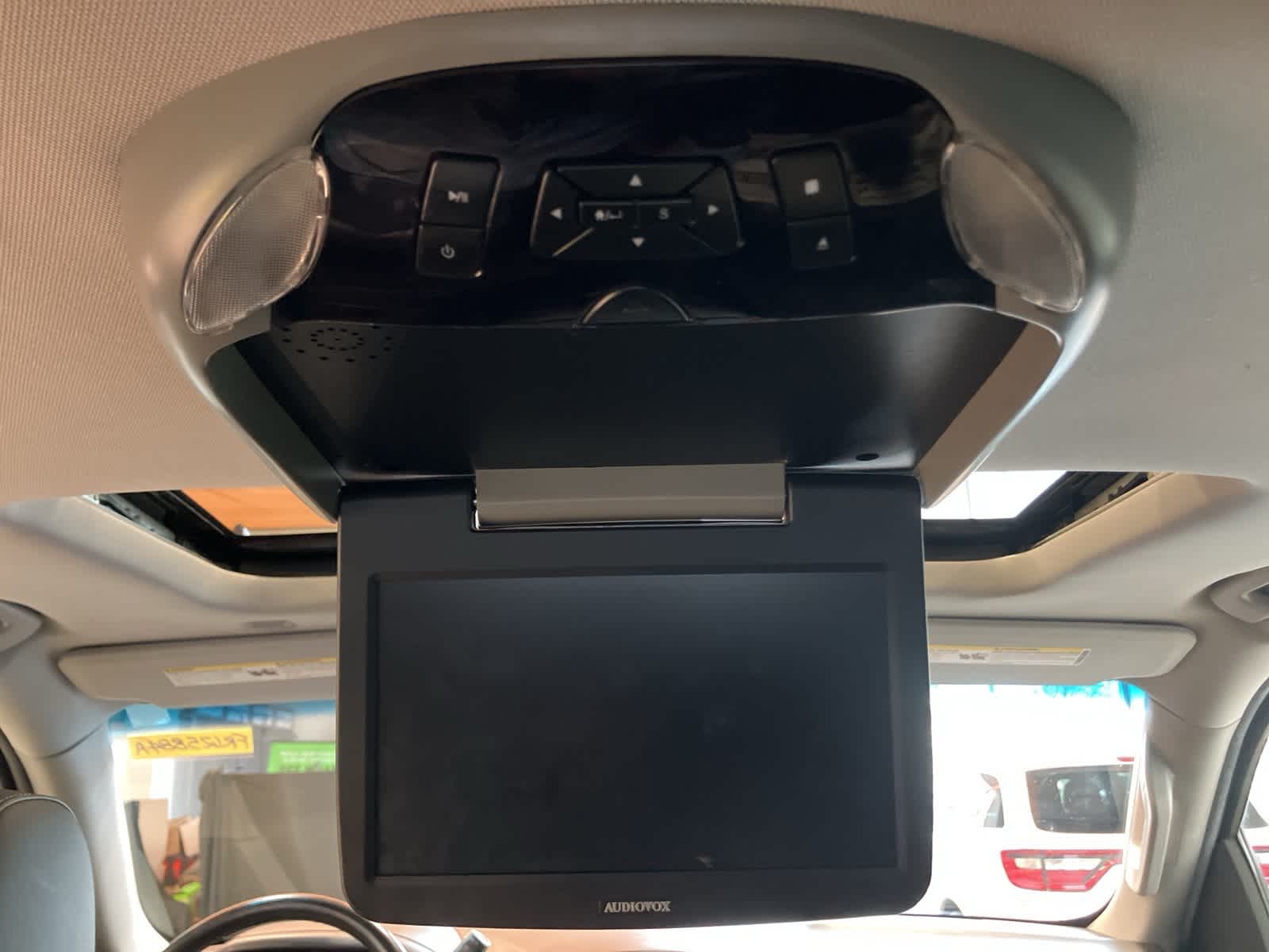 Thumbnail: 2015 Chevrolet Tahoe - 30