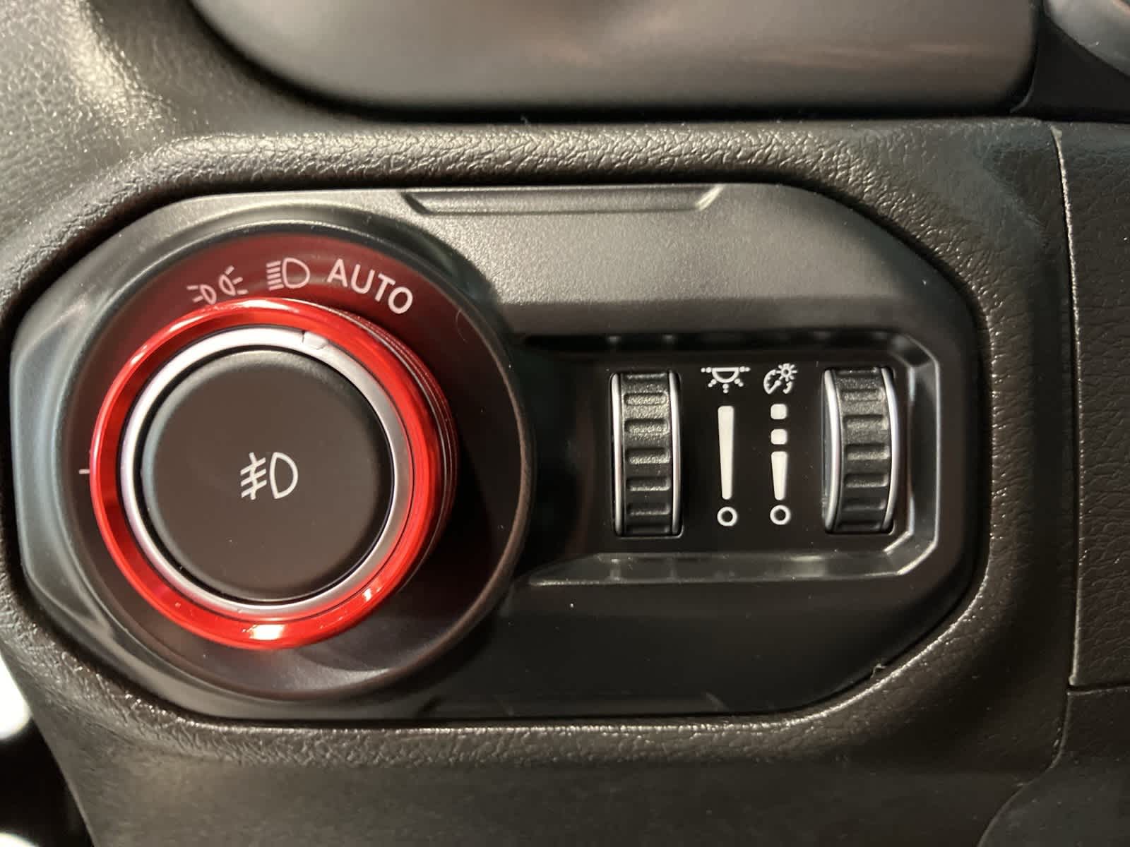 Thumbnail: 2022 Jeep Wrangler - 14