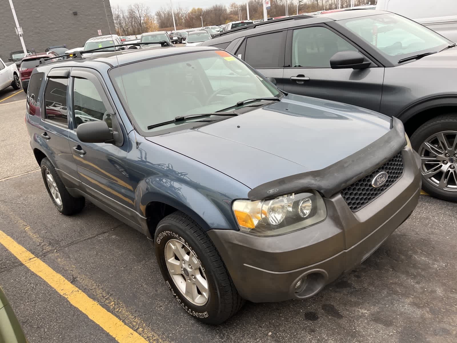 Thumbnail: 2005 Ford Escape - 24