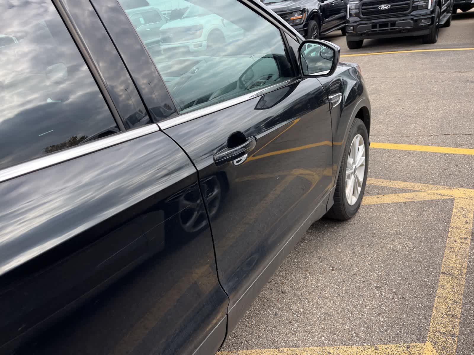 Thumbnail: 2018 Ford Escape - 16