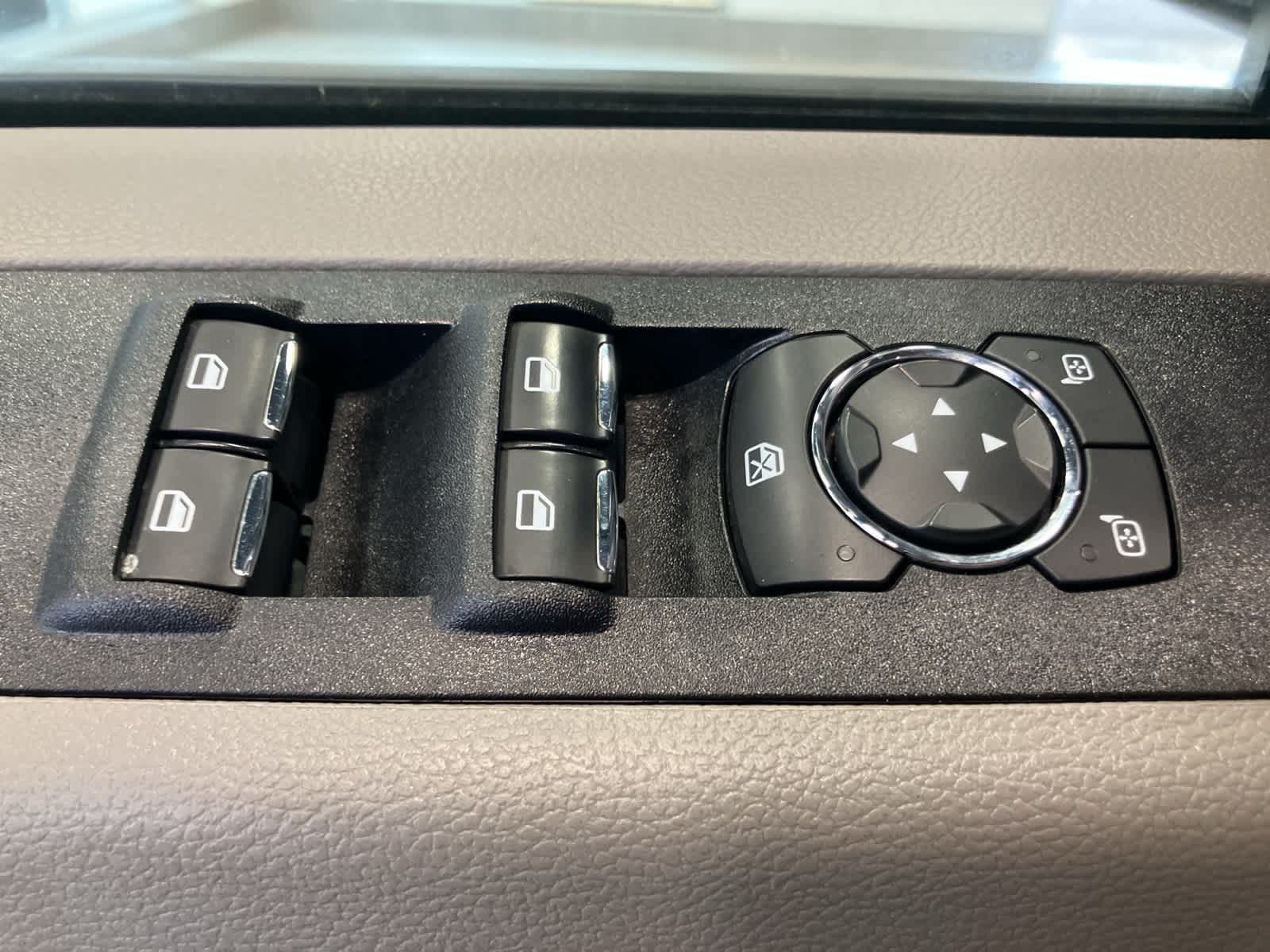 Thumbnail: 2022 Ford Econoline - 13