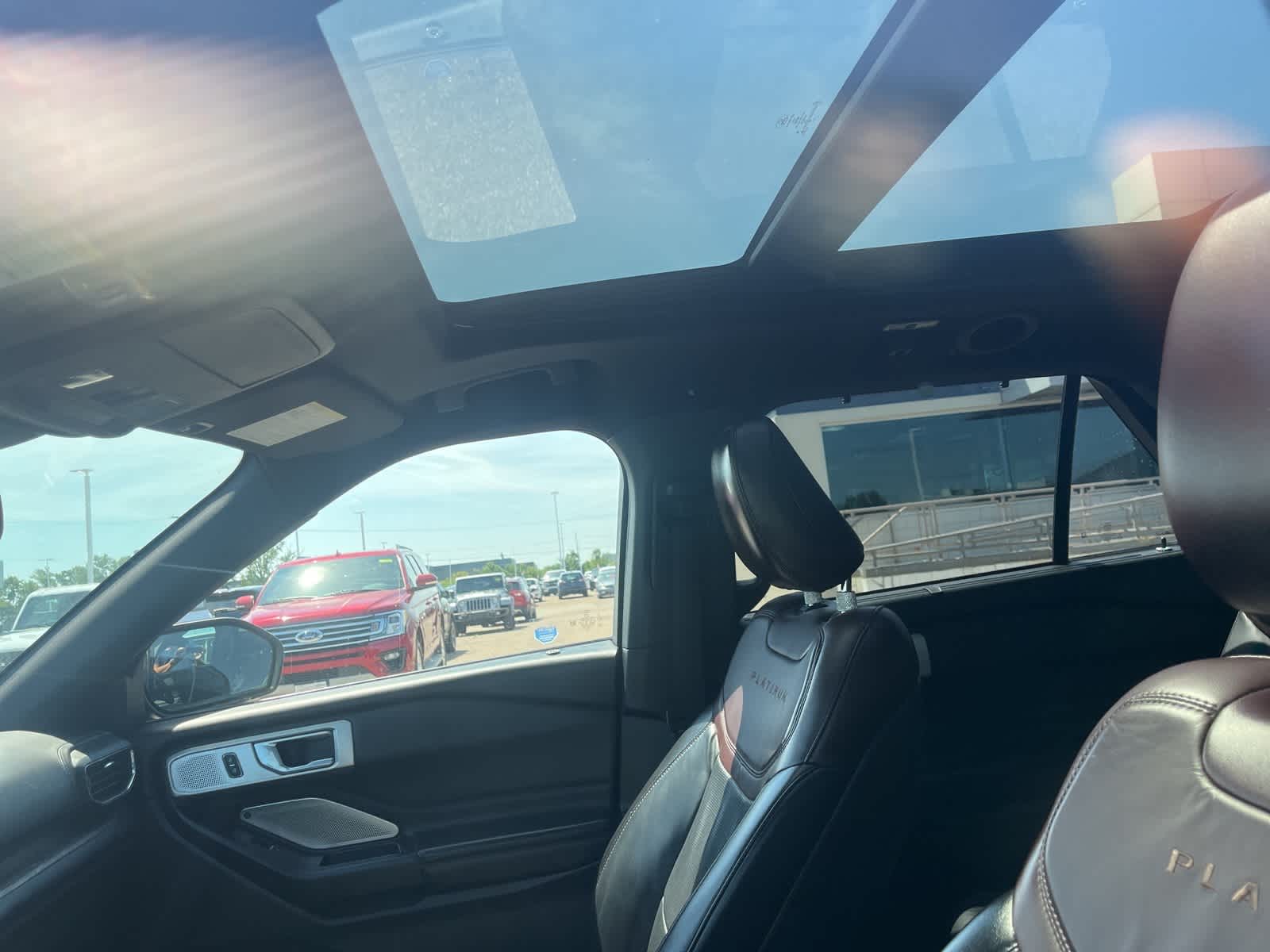 Thumbnail: 2020 Ford Explorer - 26
