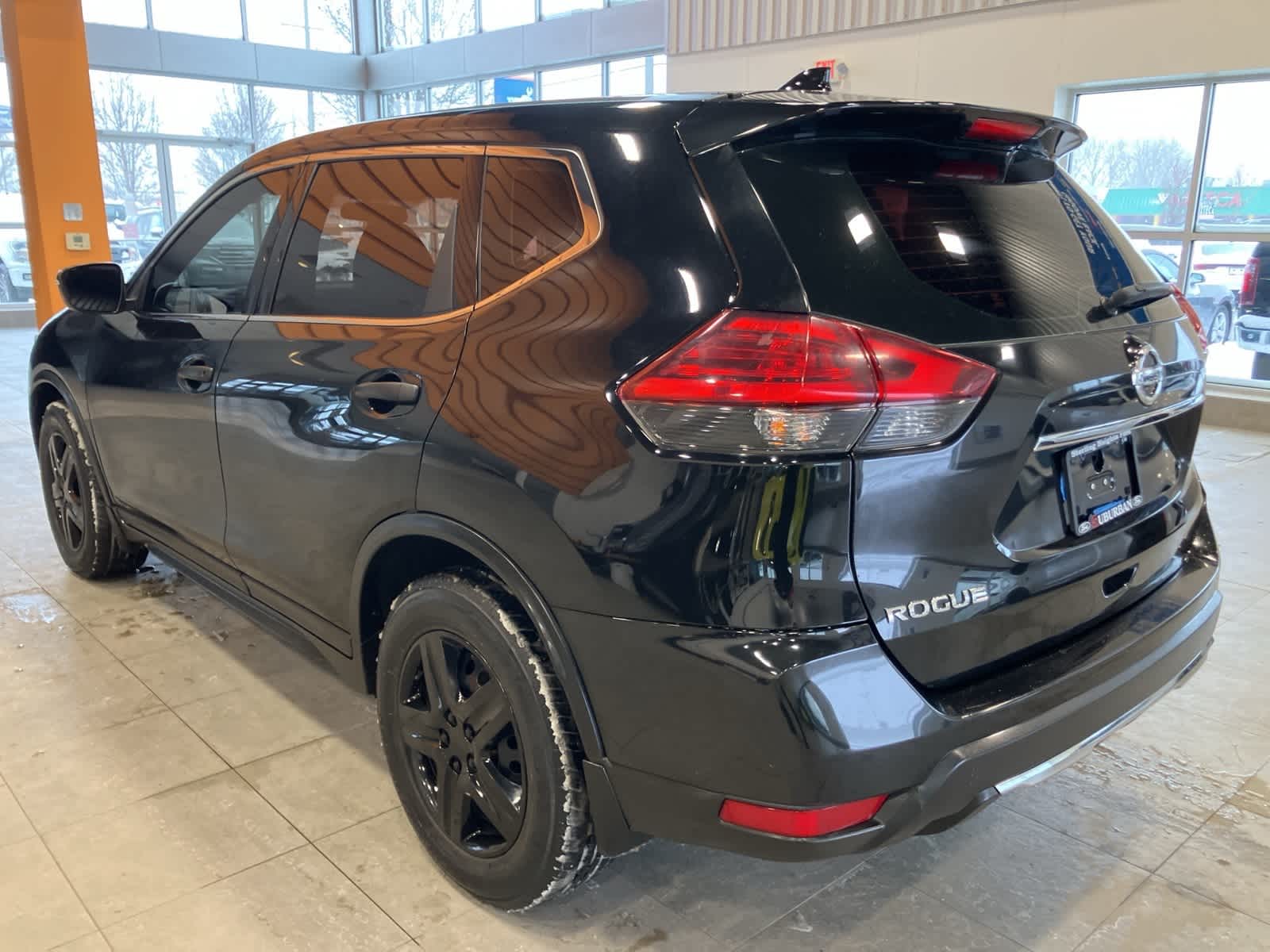 Thumbnail: 2017 Nissan Rogue - 7