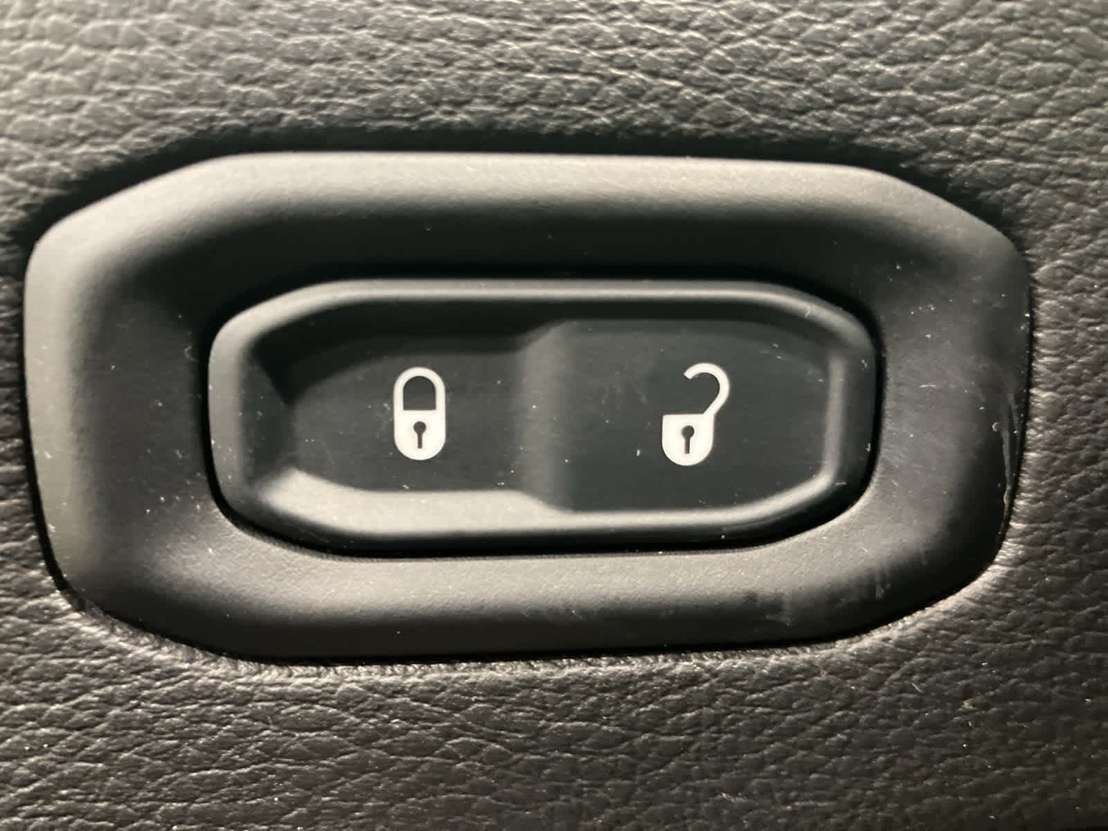 Thumbnail: 2021 Jeep Wrangler - 12