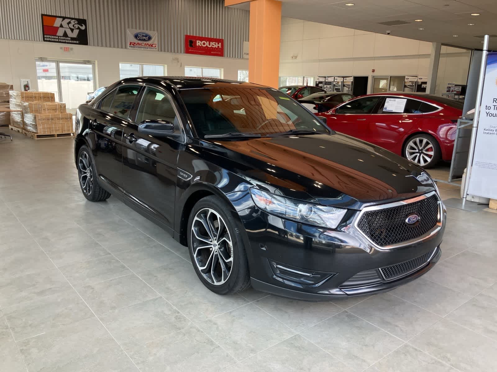 2016 Ford Taurus SHO 3