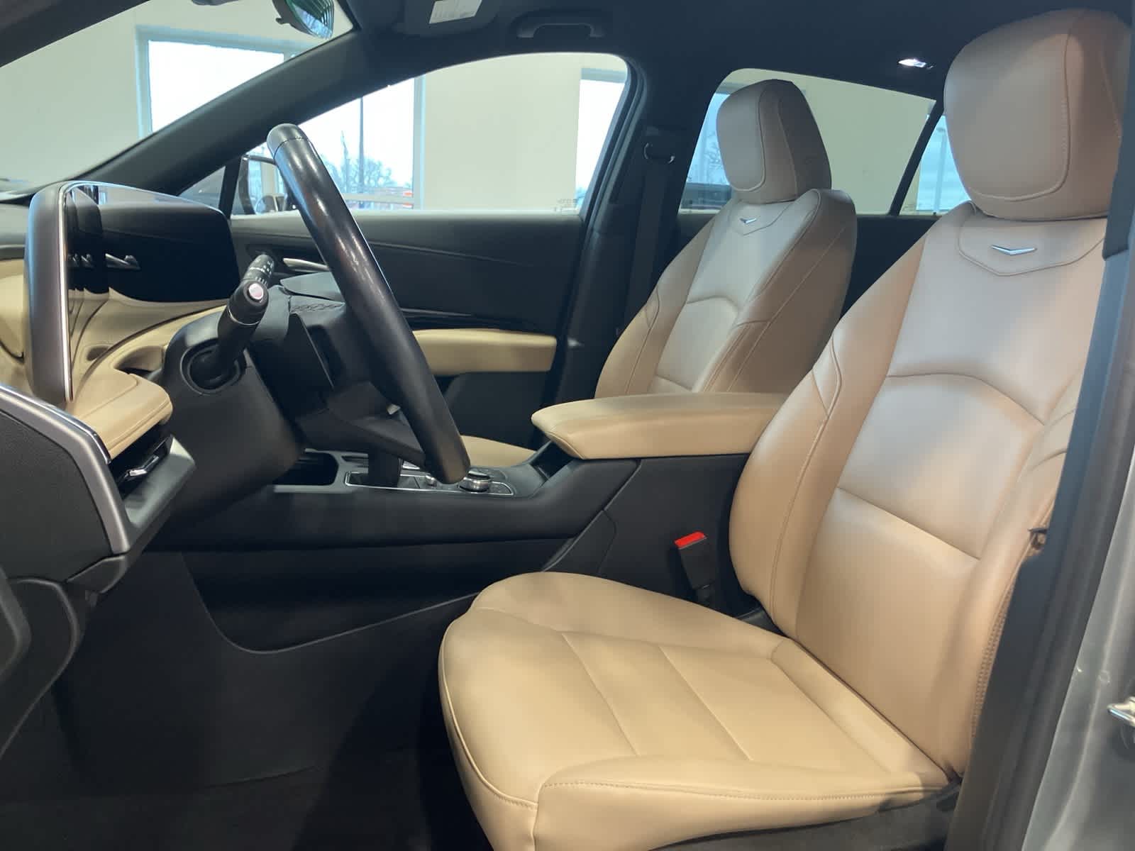 Thumbnail: 2024 Cadillac XT4 - 10