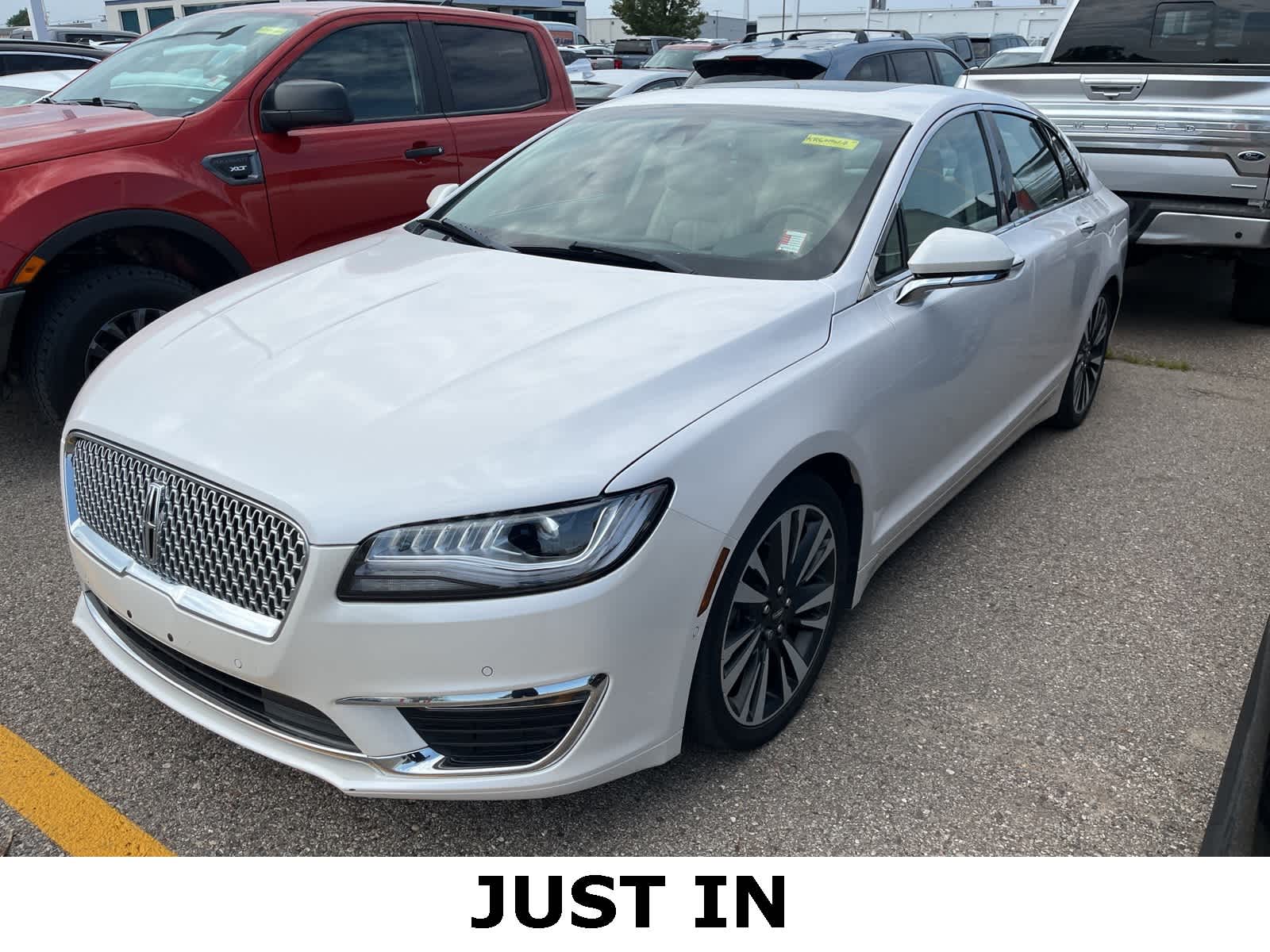 Thumbnail: 2019 Lincoln MKZ - 1