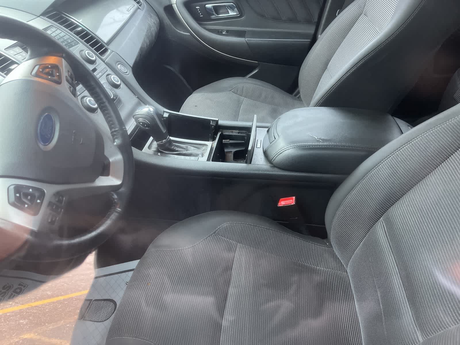 Thumbnail: 2014 Ford Taurus - 29