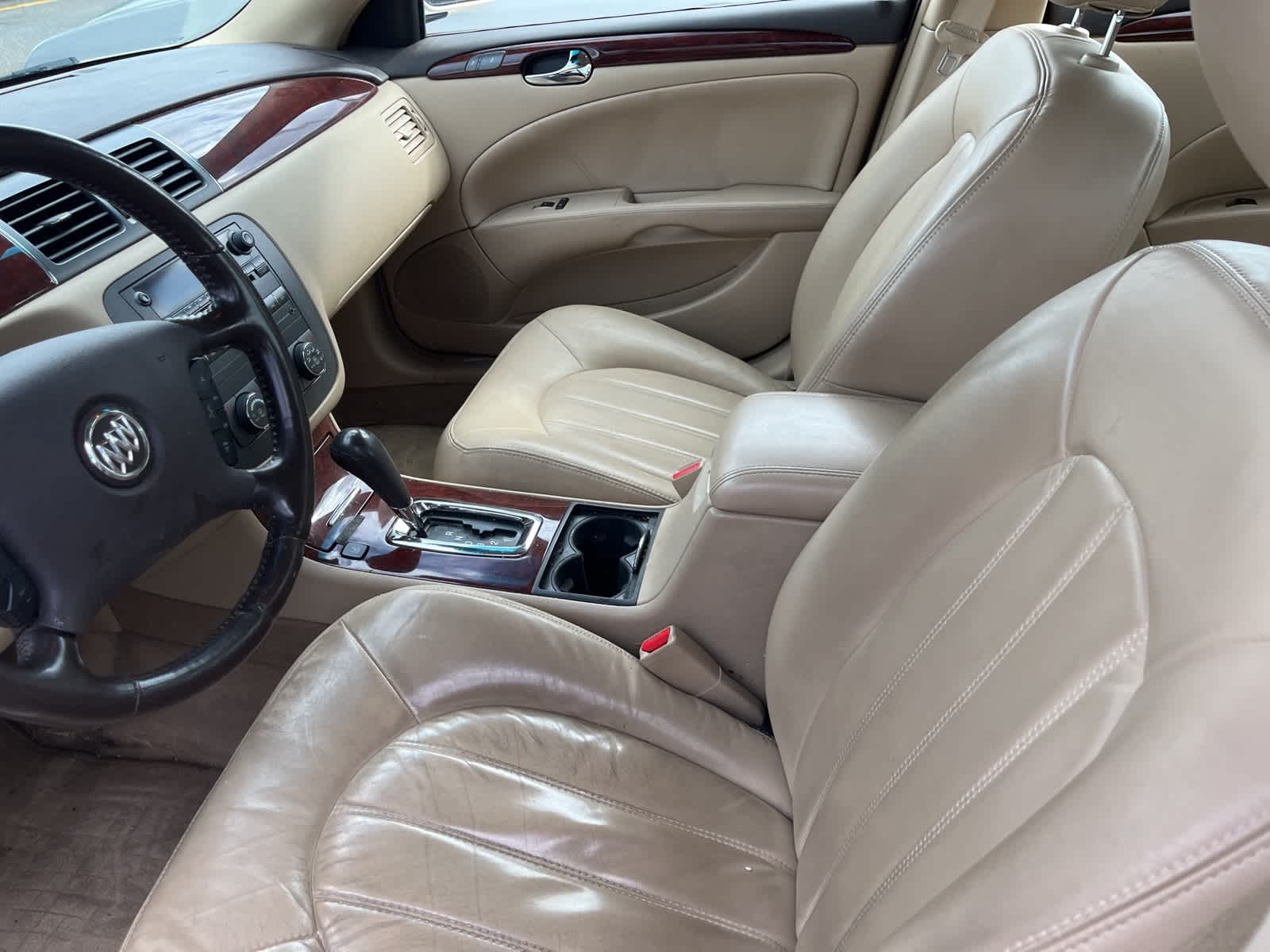 Thumbnail: 2010 Buick Lucerne - 24