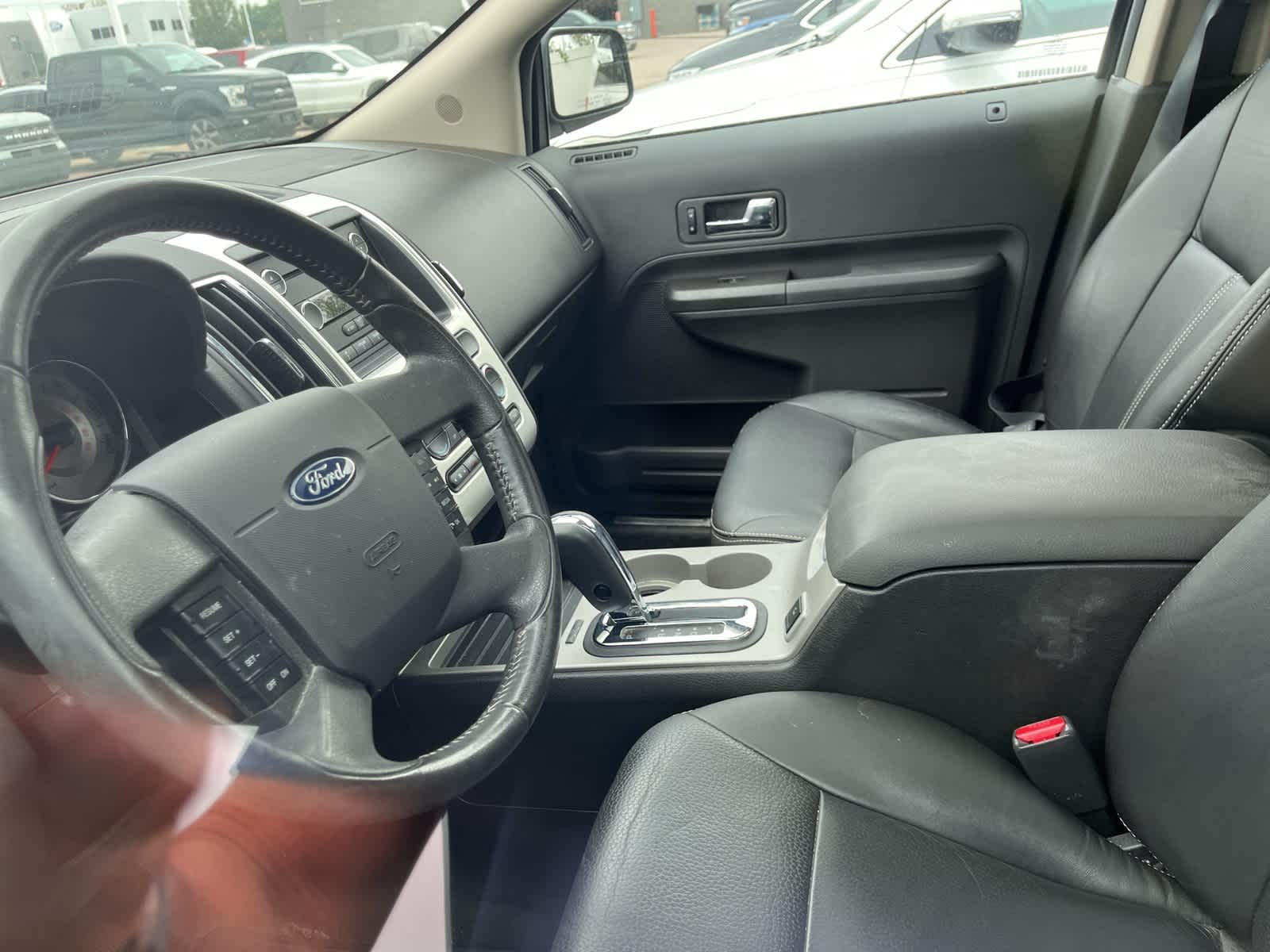 Thumbnail: 2010 Ford Edge - 28