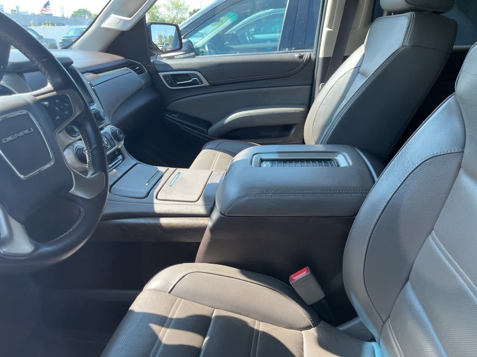 Thumbnail: 2018 GMC Yukon XL - 24