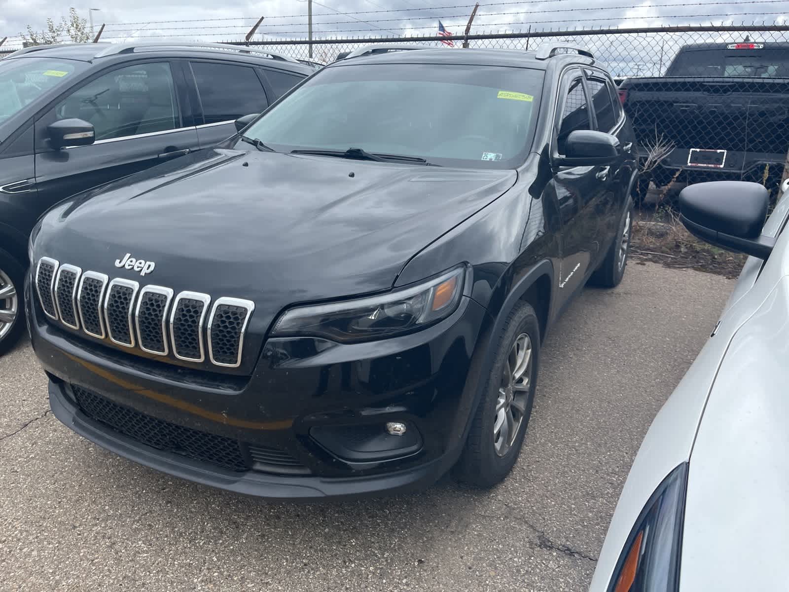 2019 Jeep Cherokee Latitude photo 2