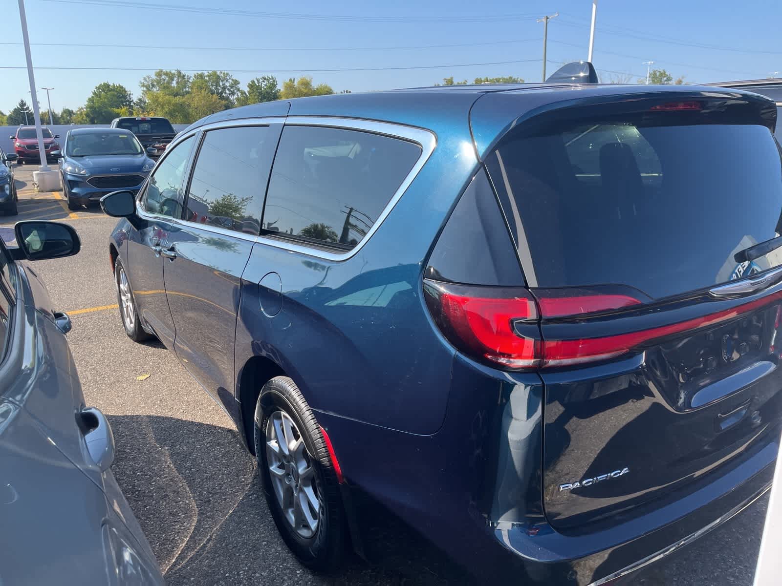Thumbnail: 2024 Chrysler Pacifica - 9