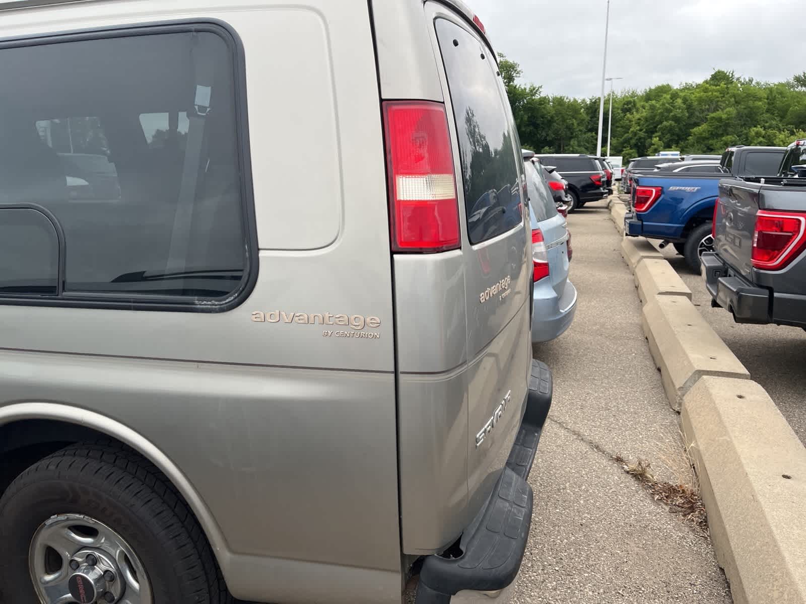 Thumbnail: 2004 GMC Savana - 7