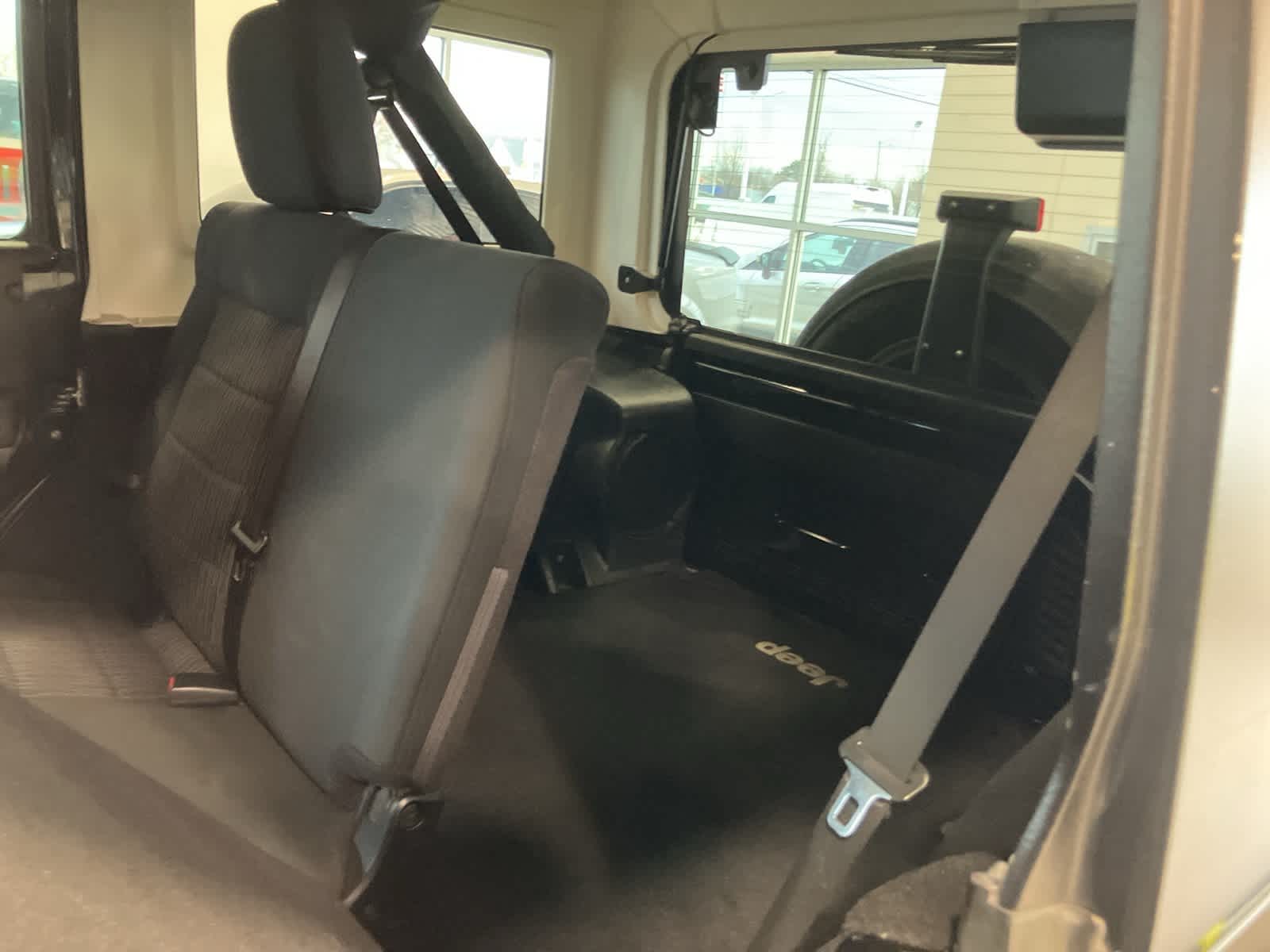 Thumbnail: 2012 Jeep Wrangler - 22