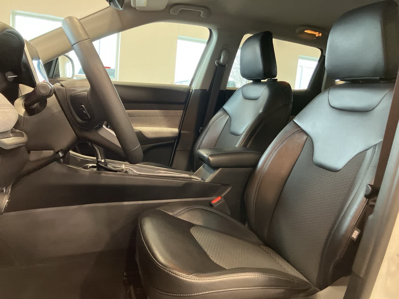 Thumbnail: 2022 Jeep Compass - 10