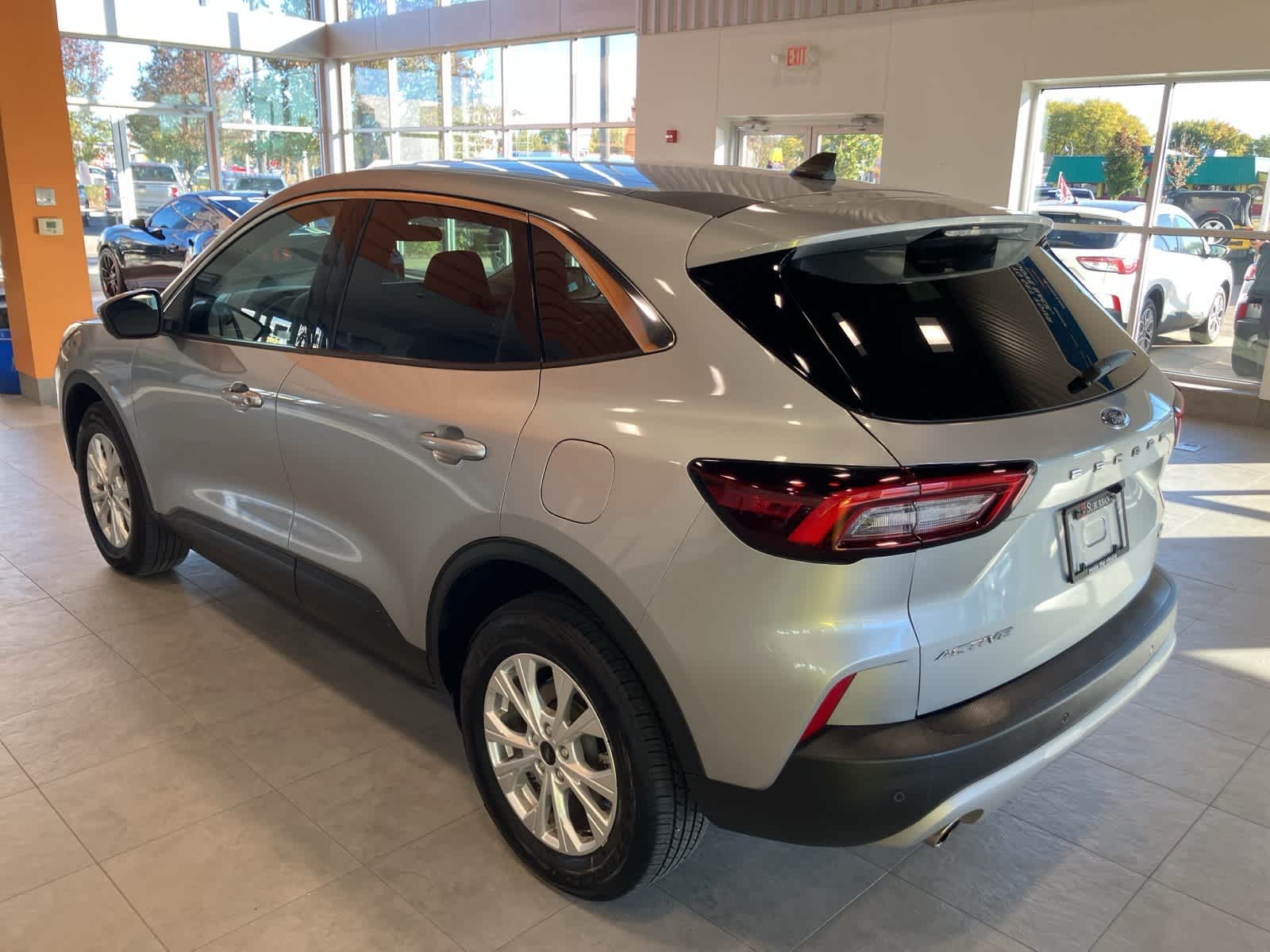 Thumbnail: 2023 Ford Escape - 7