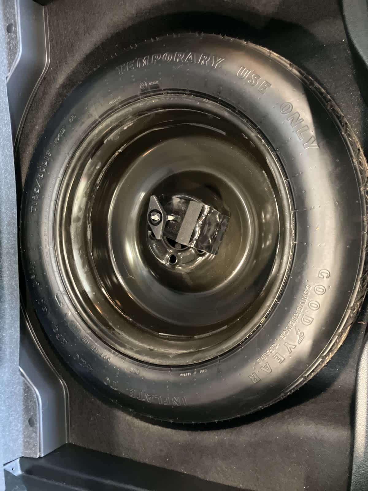 Thumbnail: 2020 Jeep Cherokee - 36