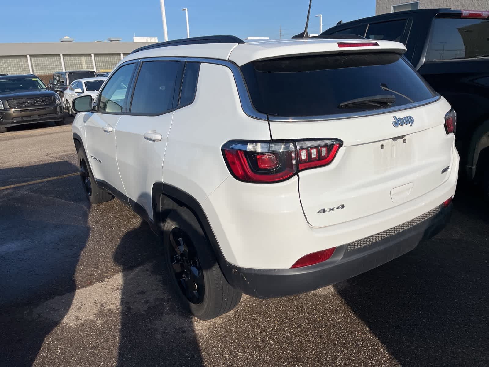 Thumbnail: 2022 Jeep Compass - 9