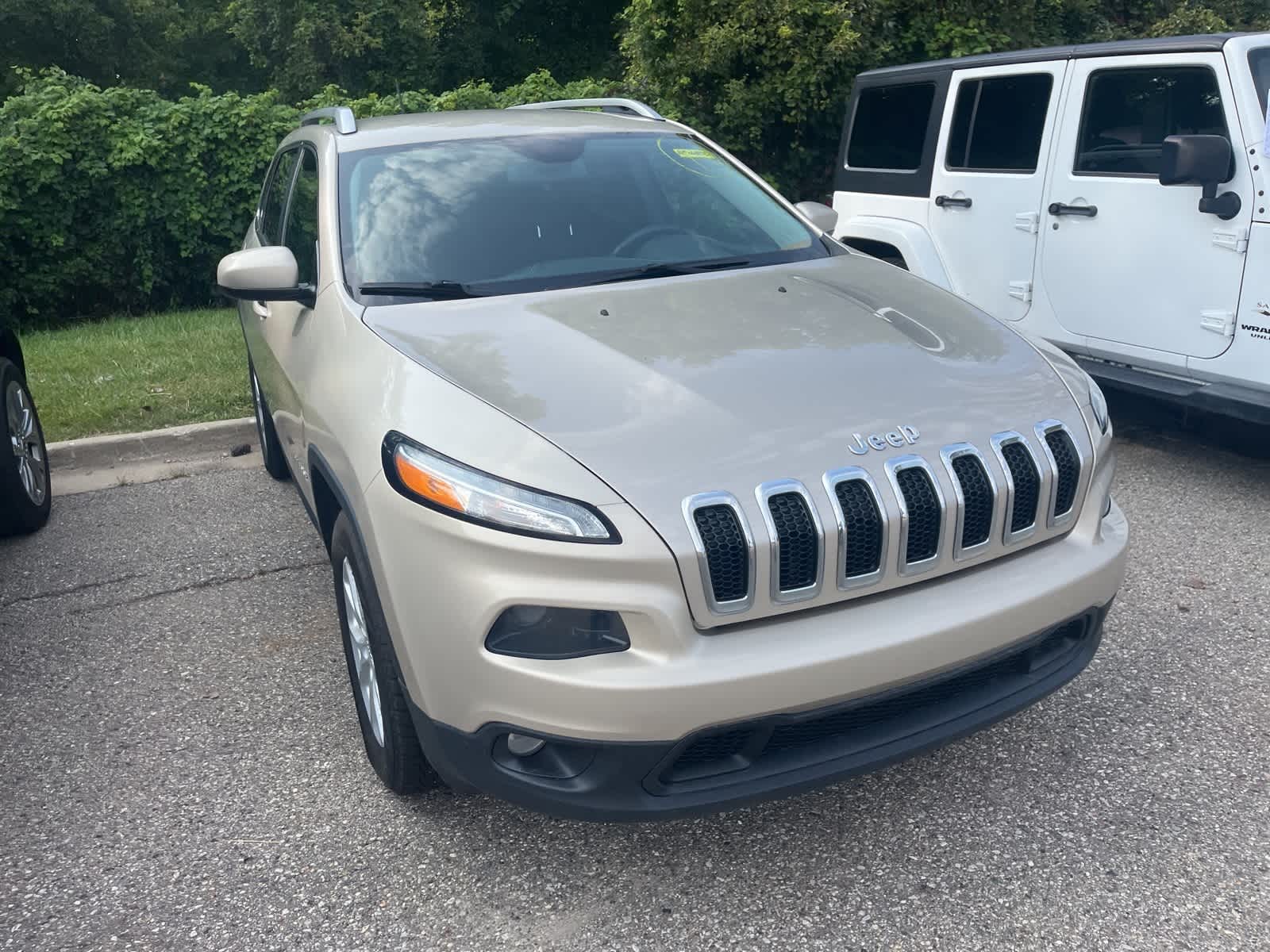 Thumbnail: 2015 Jeep Cherokee - 18
