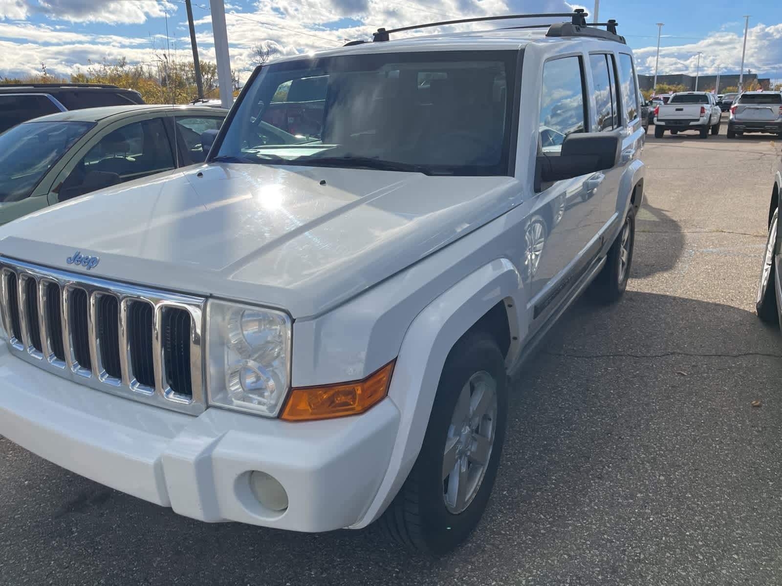 Thumbnail: 2008 Jeep Commander - 4