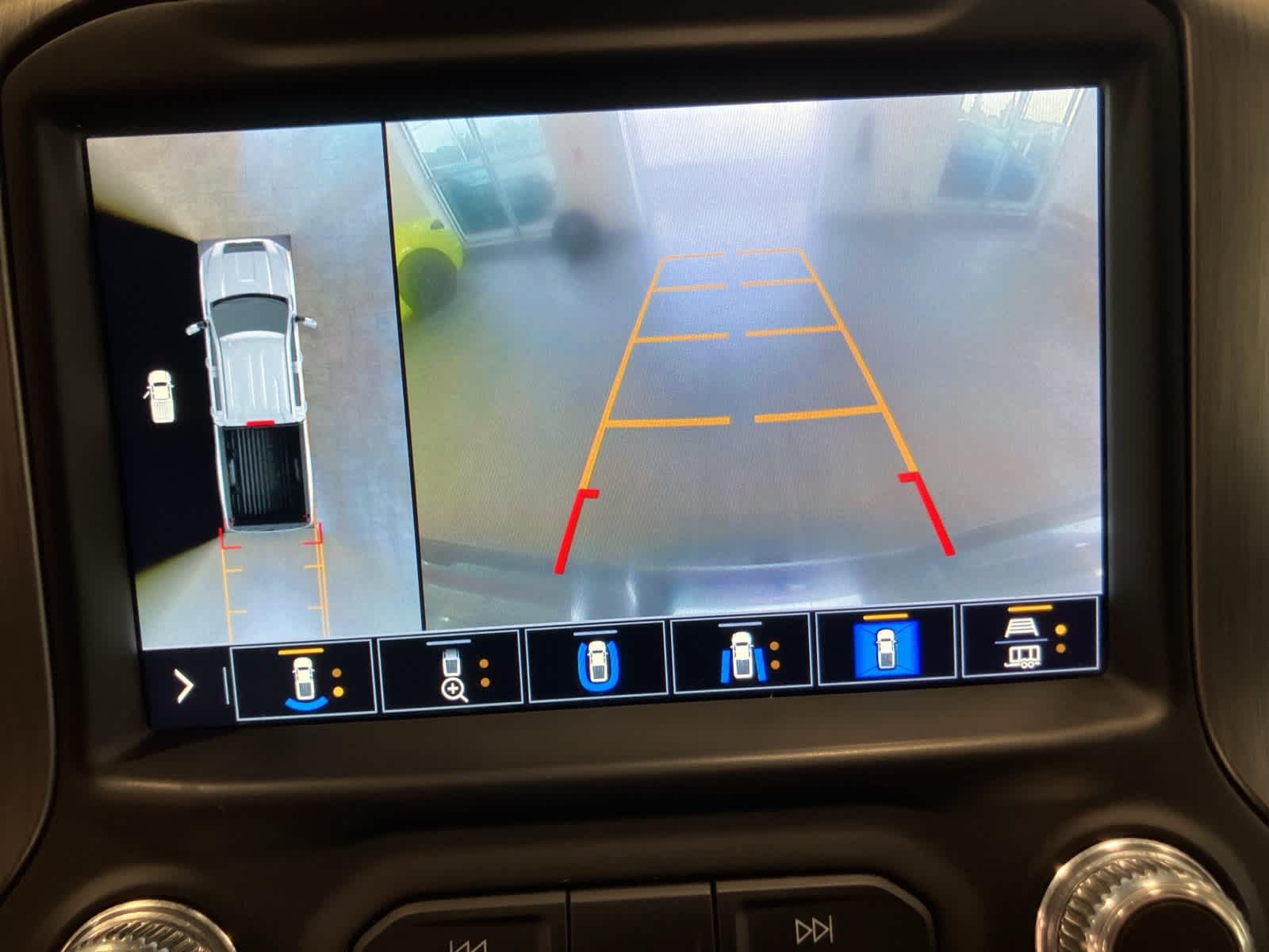 Thumbnail: 2020 GMC Sierra 3500 - 23