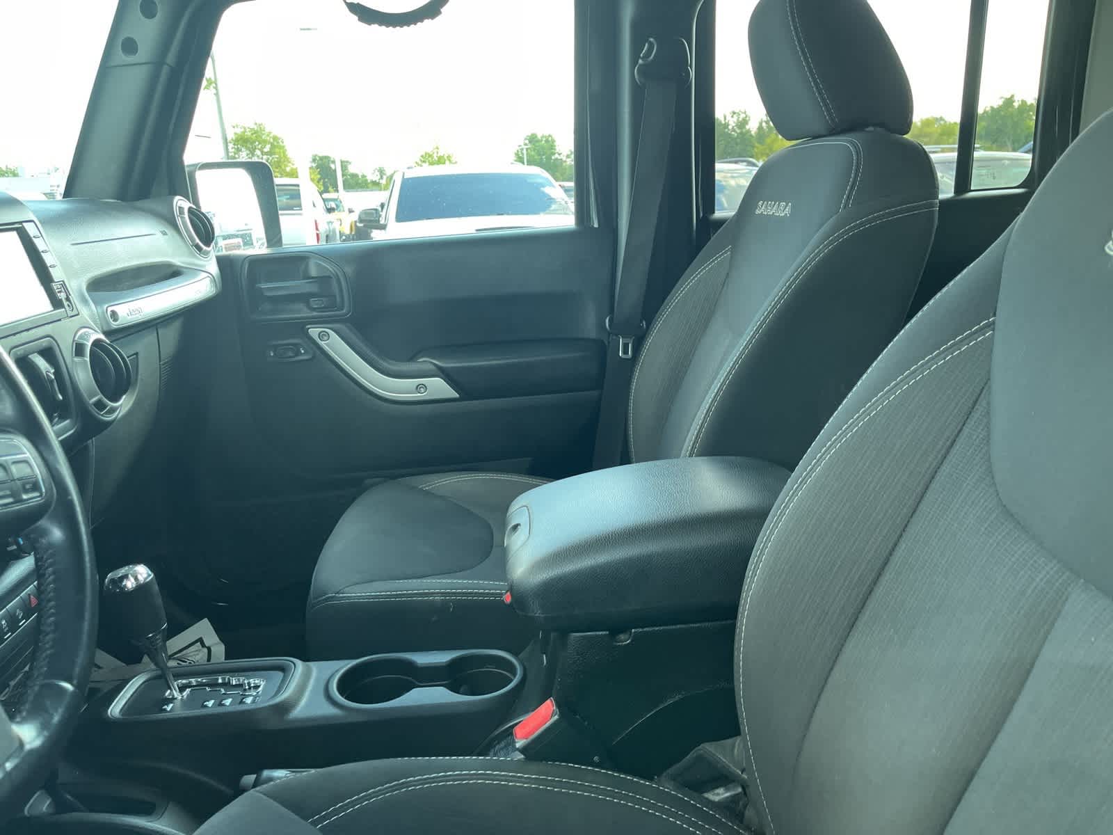 Thumbnail: 2019 Jeep Wrangler - 23