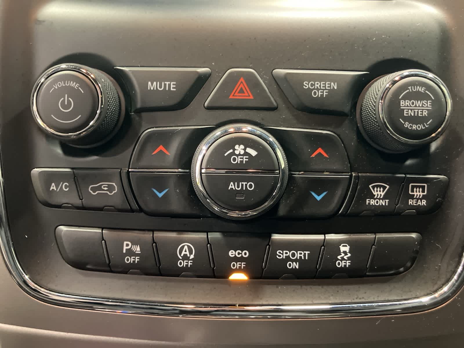 Thumbnail: 2021 Jeep Grand Cherokee - 18