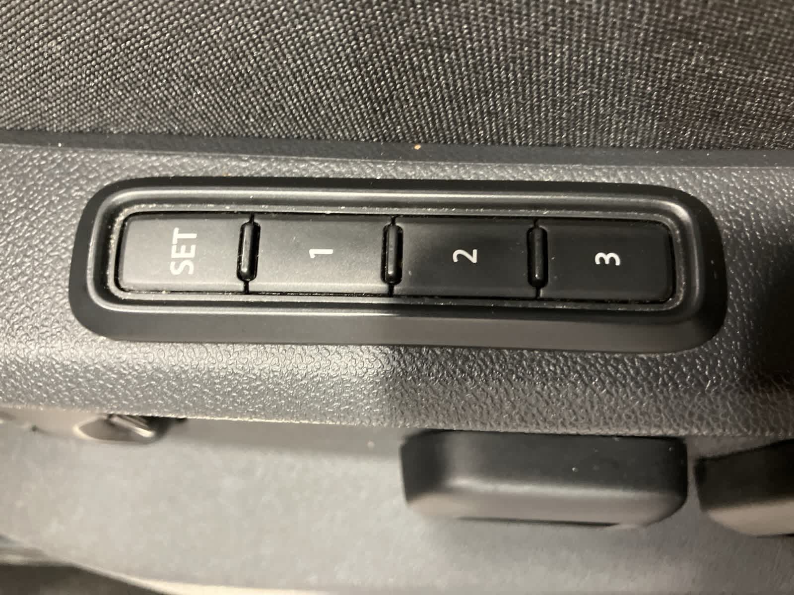 Thumbnail: 2023 Volkswagen Atlas - 14