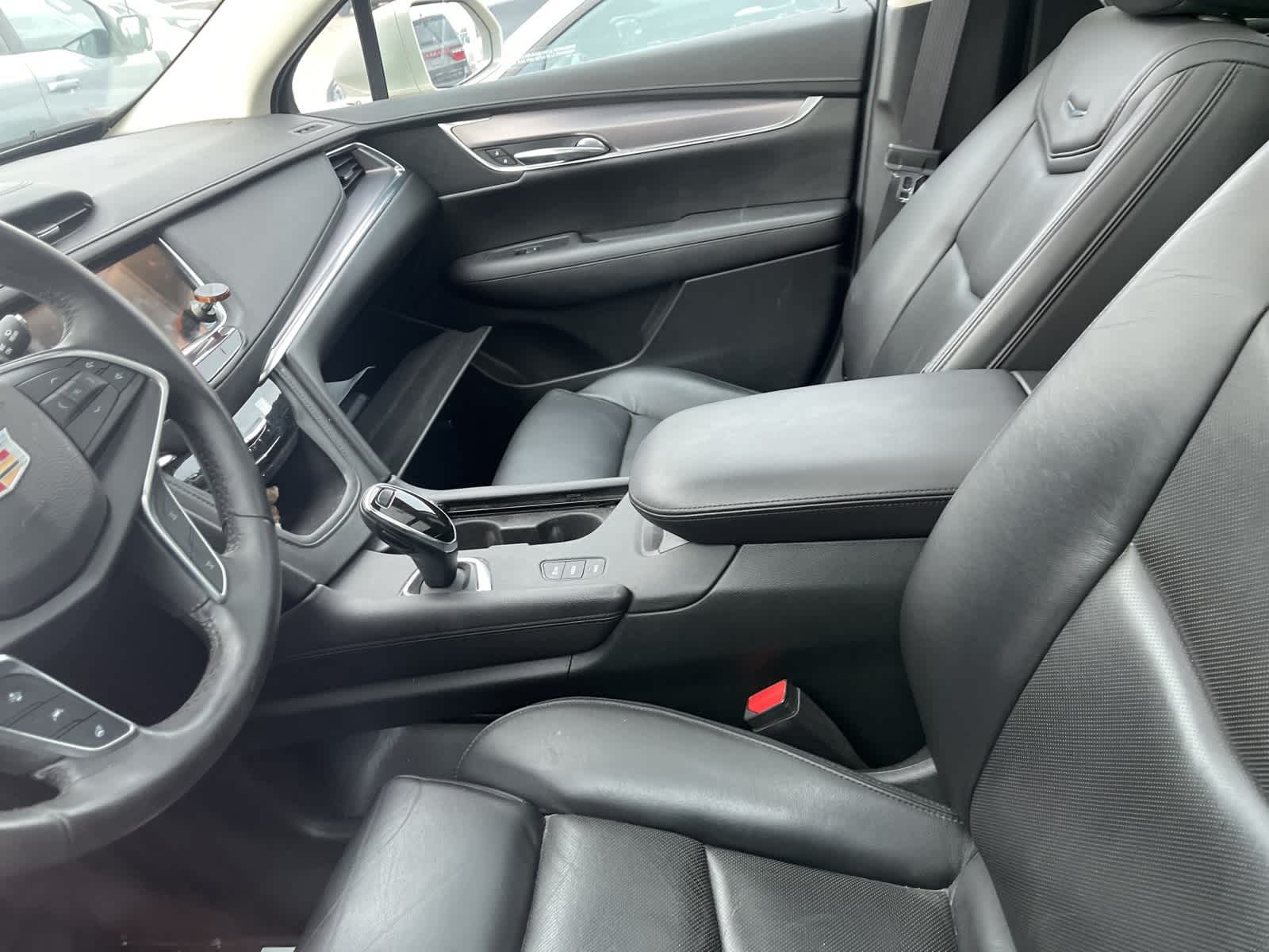 Thumbnail: 2017 Cadillac XT5 - 25