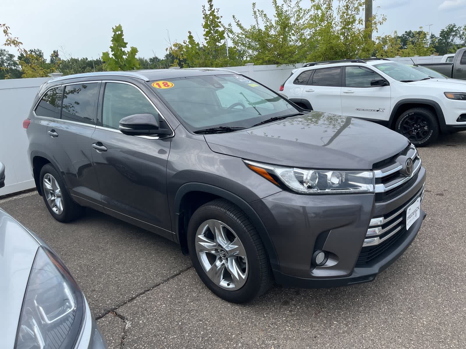 Thumbnail: 2018 Toyota Highlander - 18