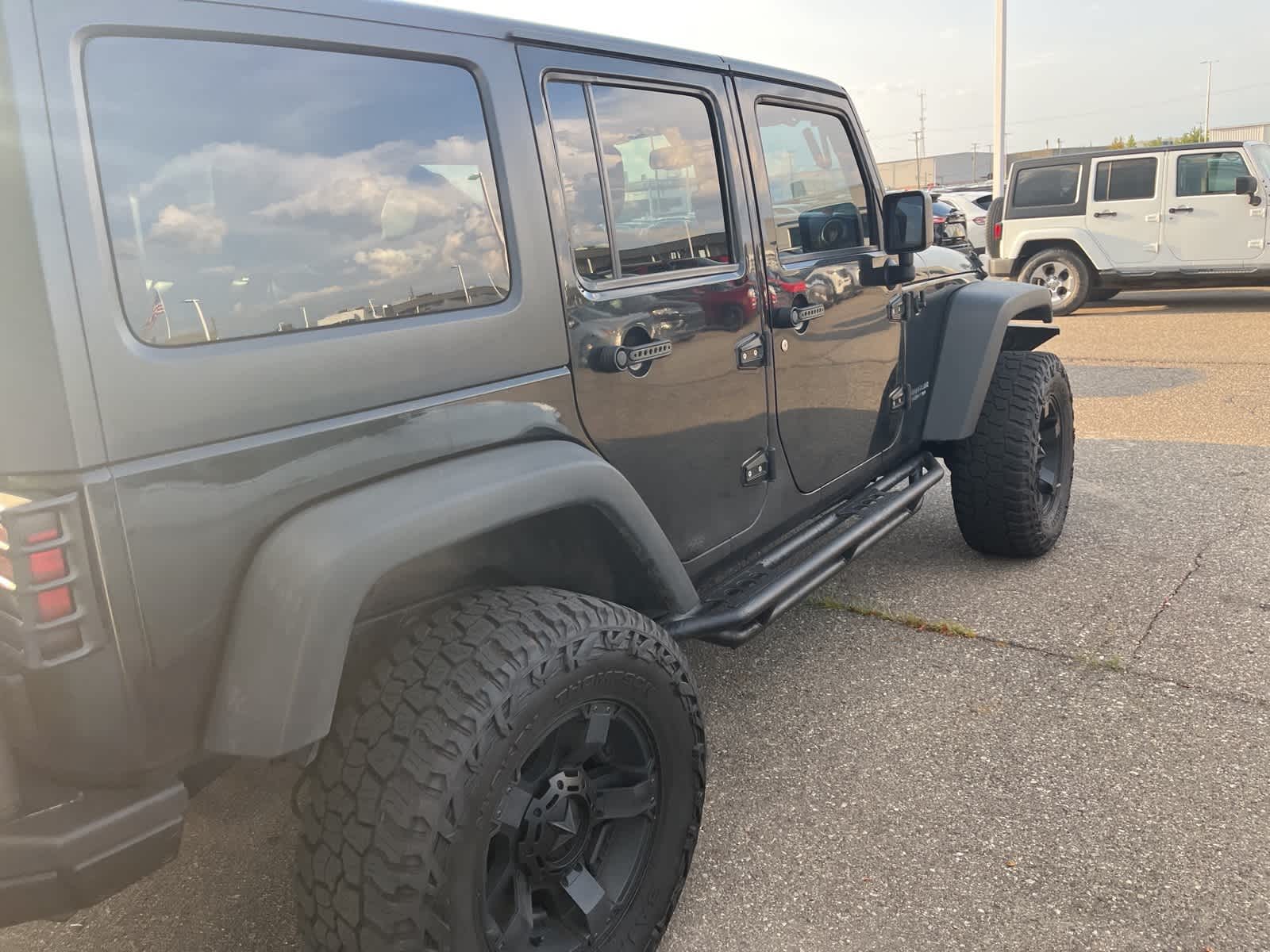 Thumbnail: 2017 Jeep Wrangler - 16