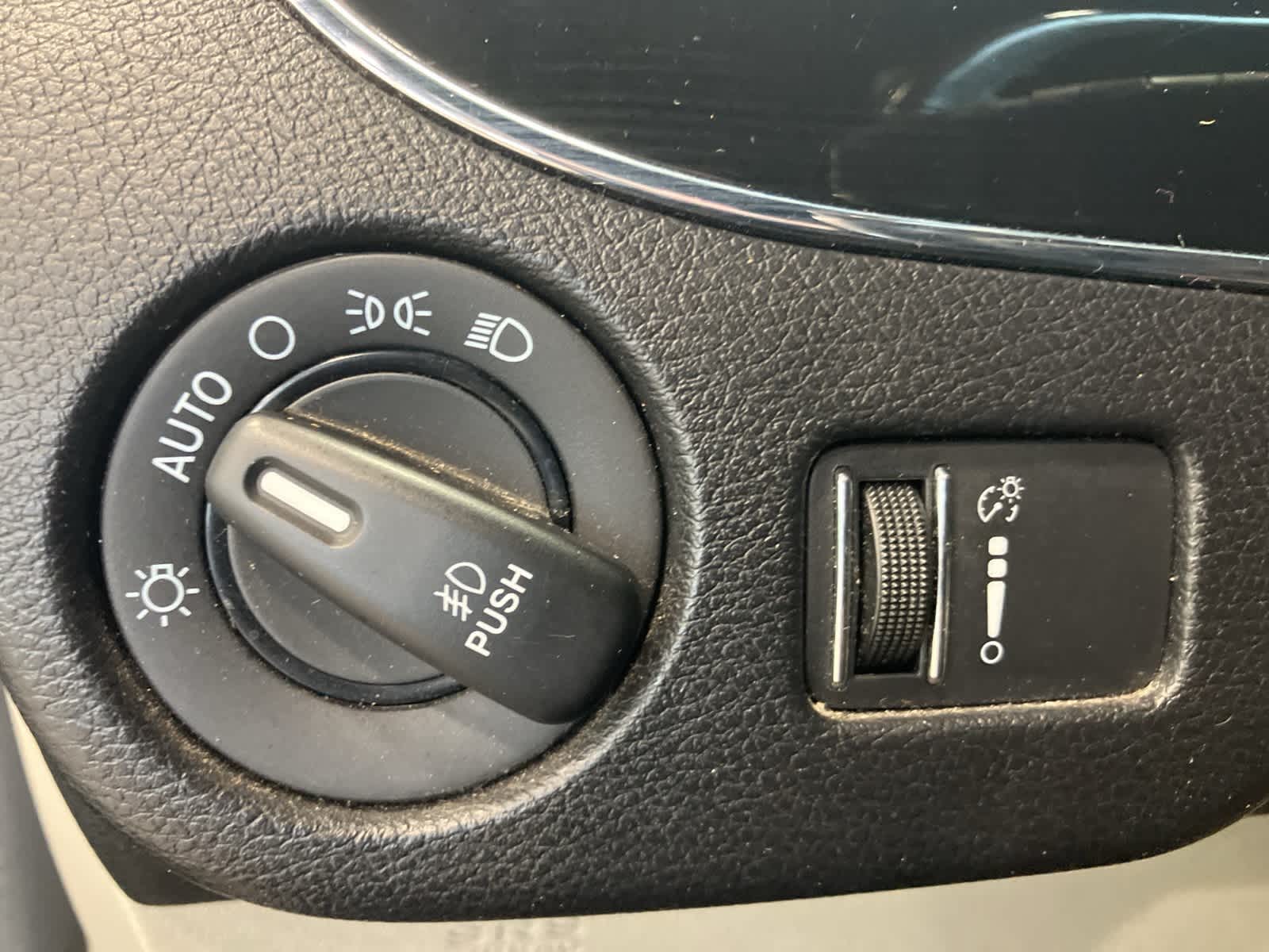 Thumbnail: 2017 Dodge Grand Caravan - 12