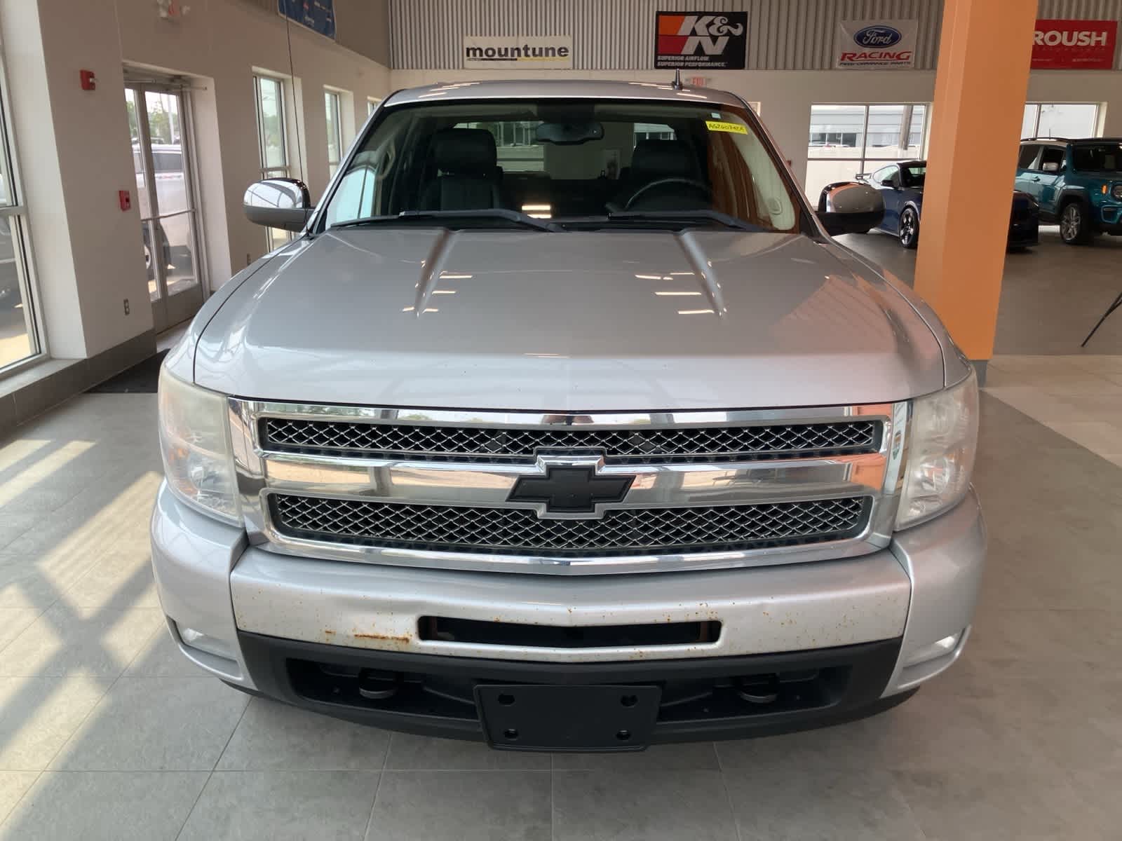Thumbnail: 2010 Chevrolet Silverado 1500 - 2
