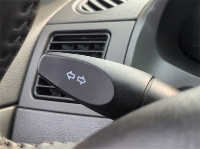 Thumbnail: 2005 Ford Focus - 27