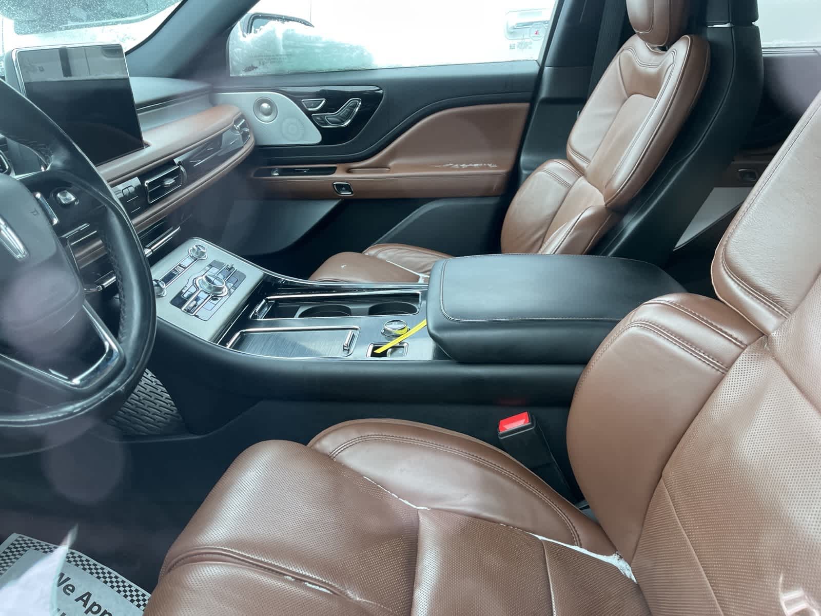 Thumbnail: 2020 Lincoln Aviator - 24