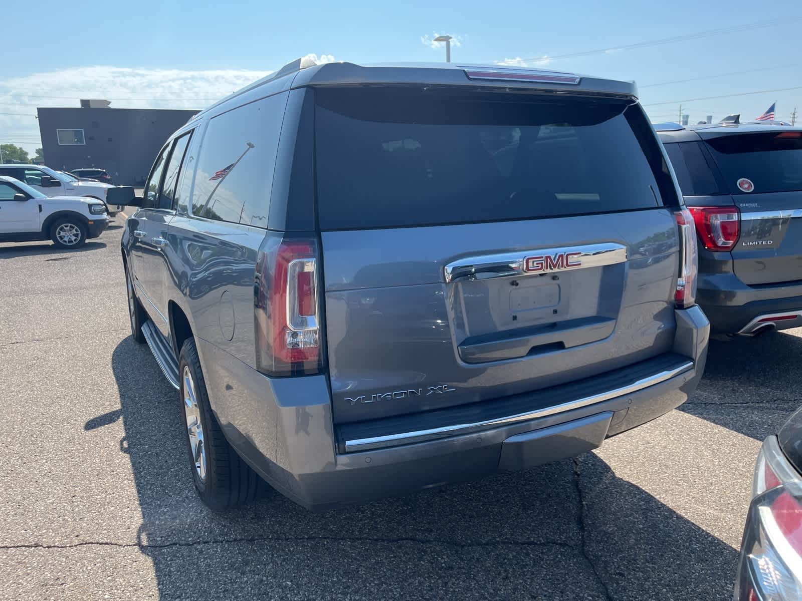 Thumbnail: 2018 GMC Yukon XL - 10