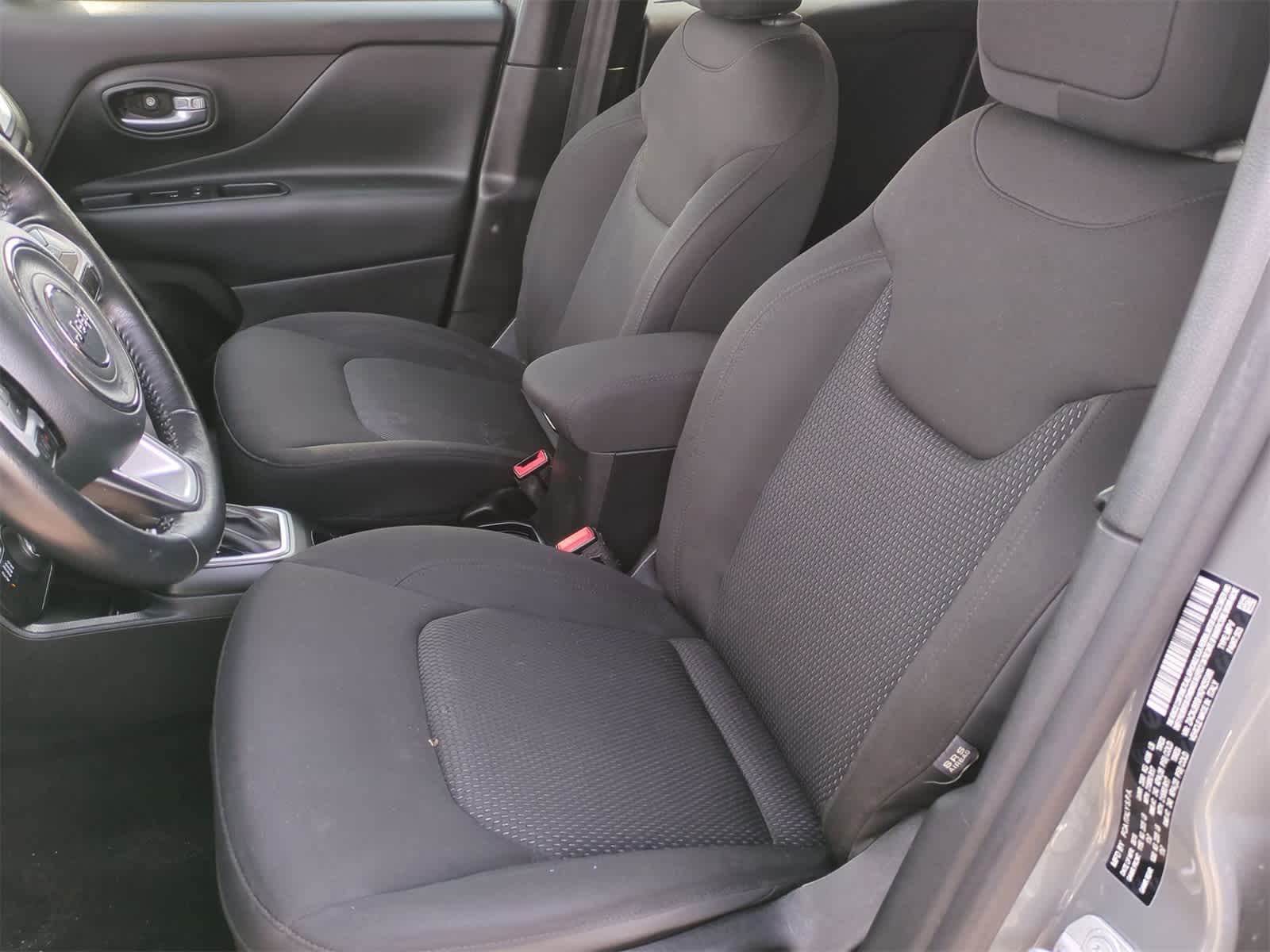 Thumbnail: 2019 Jeep Renegade - 16