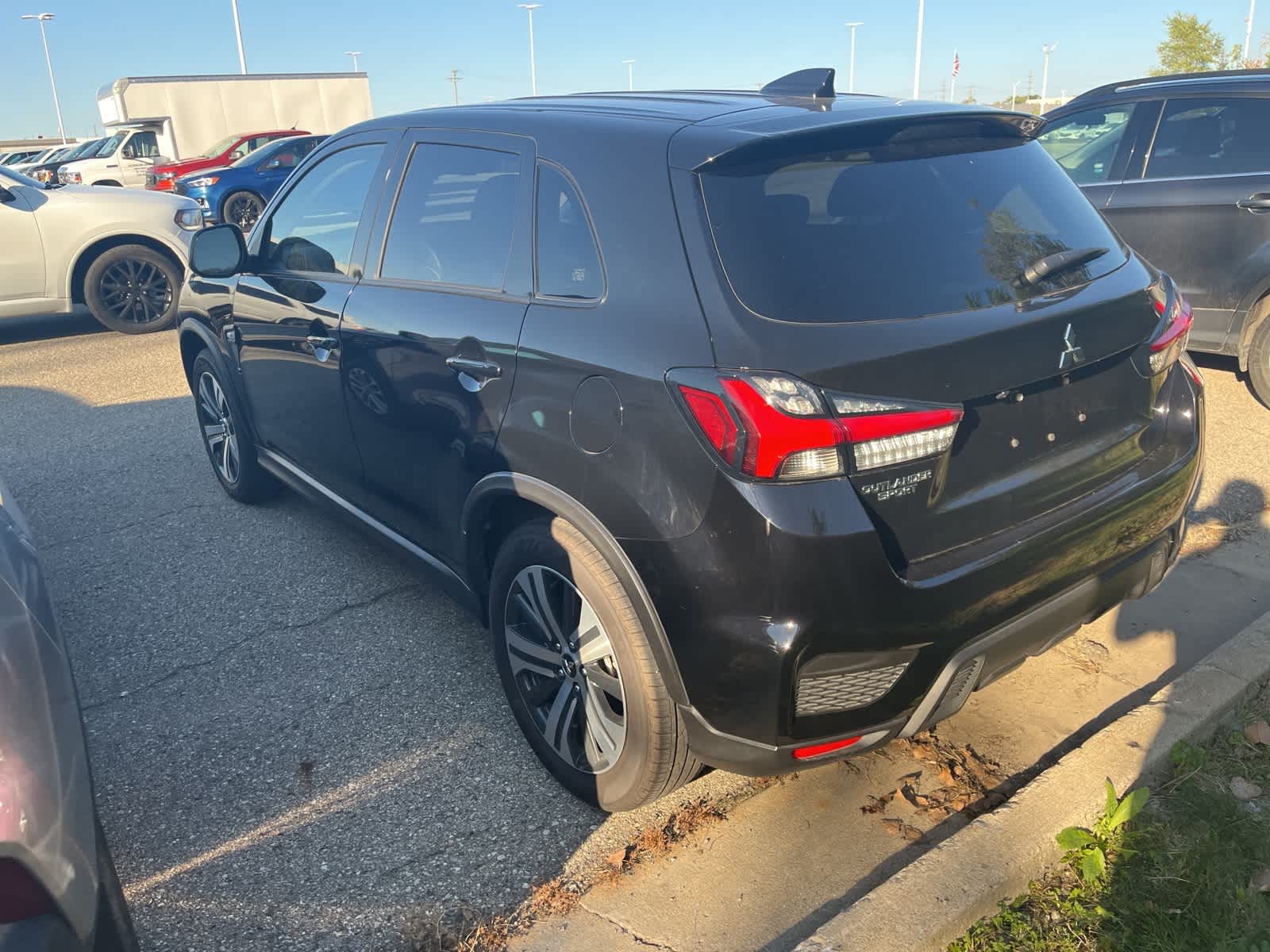 Thumbnail: 2024 Mitsubishi Outlander Sport - 8