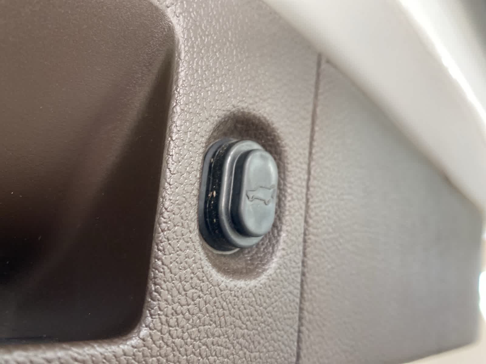 Thumbnail: 2016 GMC Yukon - 31