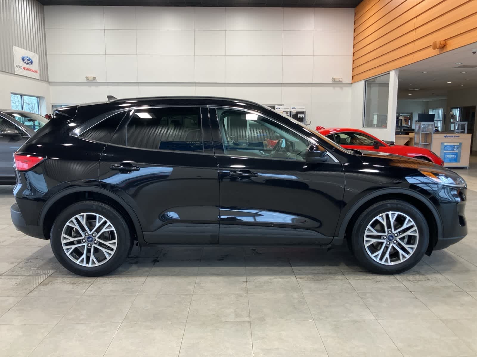 Thumbnail: 2021 Ford Escape - 4