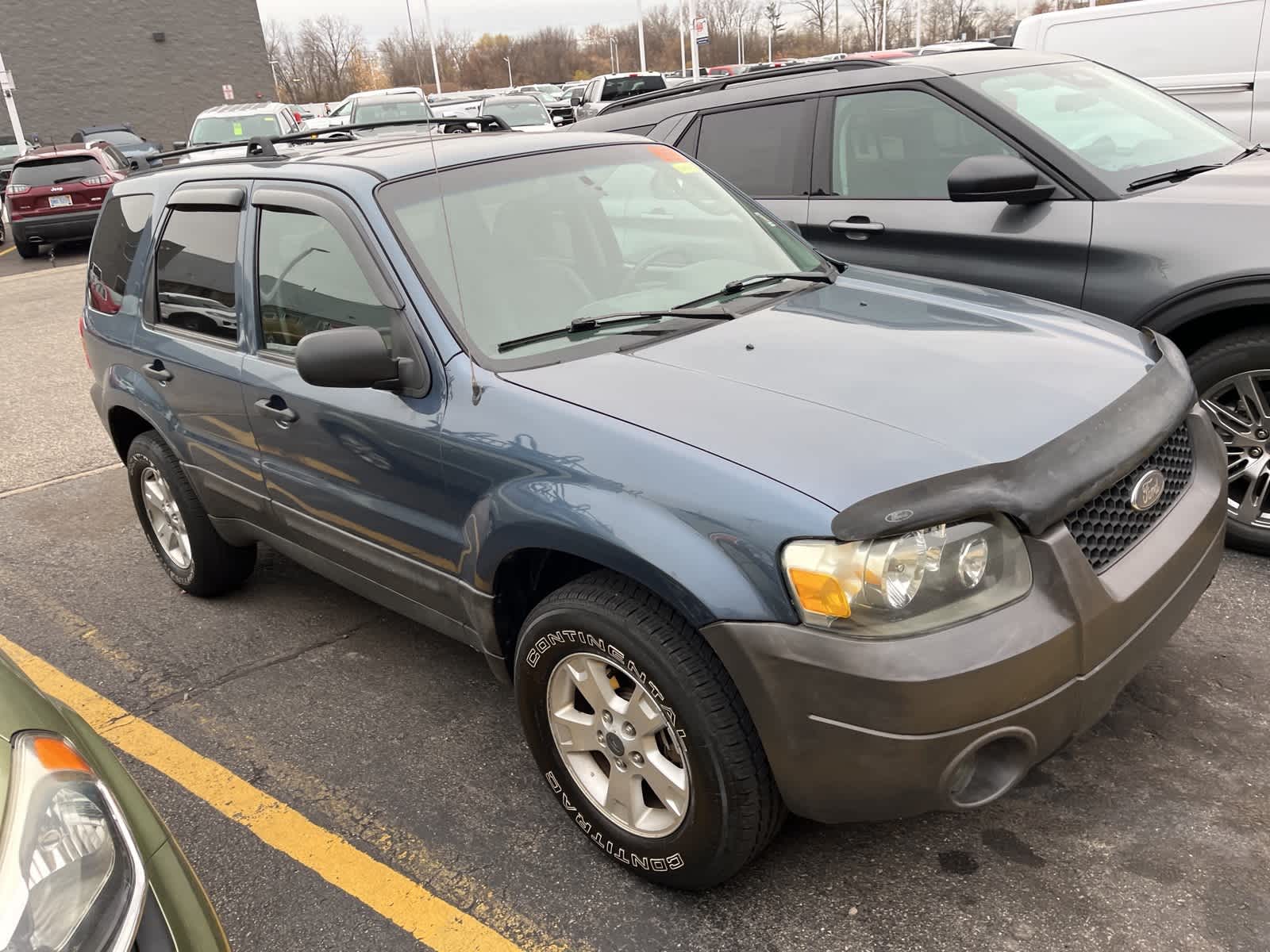 Thumbnail: 2005 Ford Escape - 23