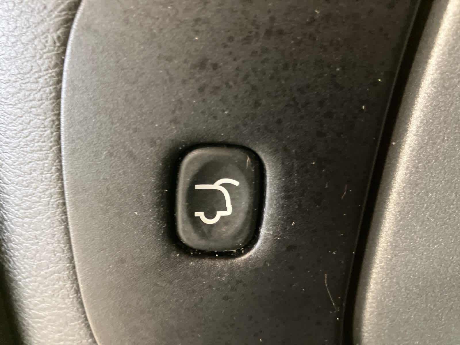 Thumbnail: 2016 Jeep Cherokee - 33