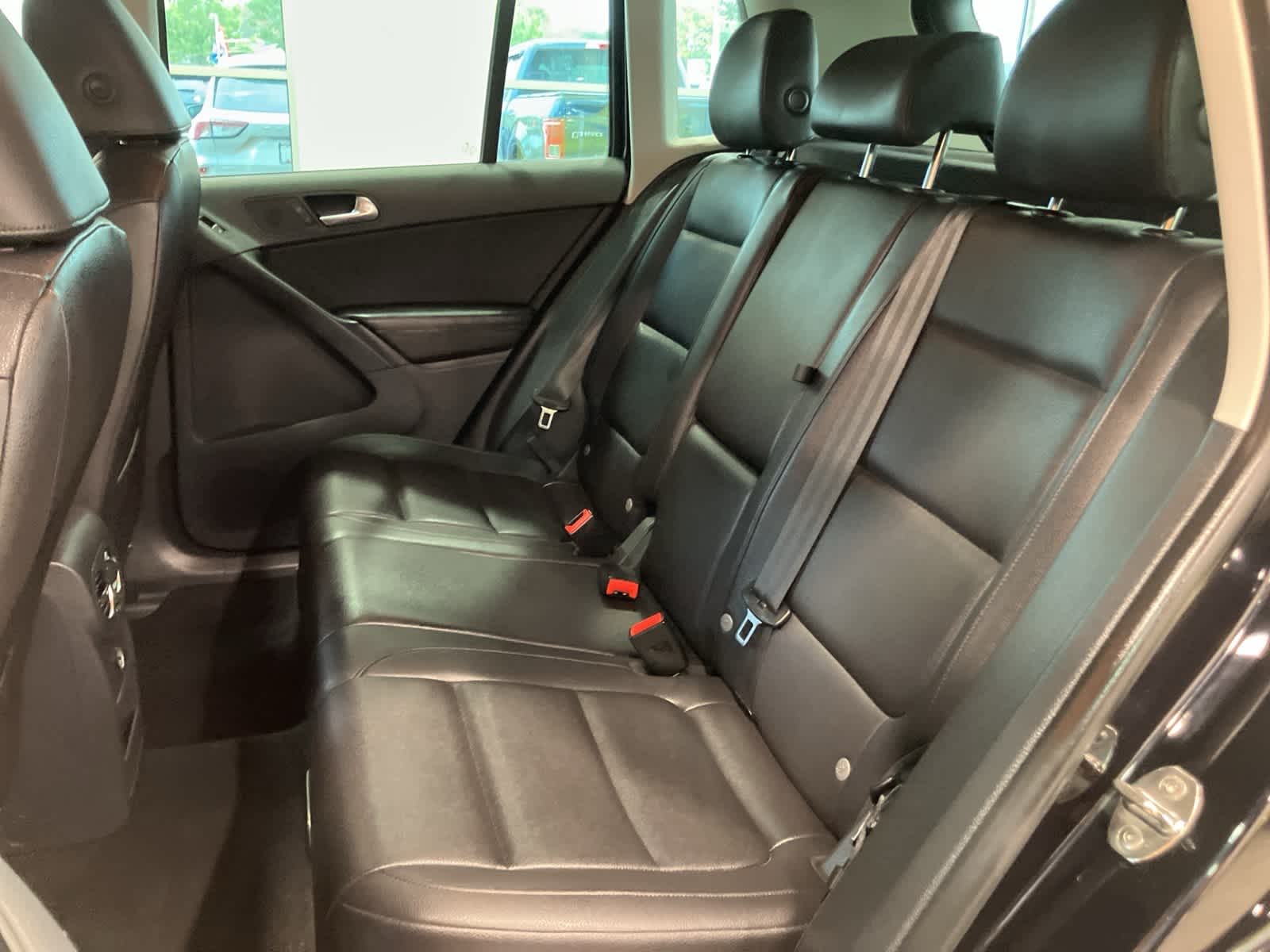 Thumbnail: 2013 Volkswagen Tiguan - 22