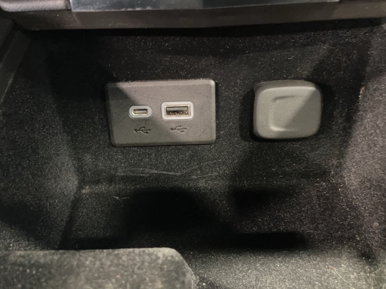 Thumbnail: 2023 Cadillac XT4 - 21