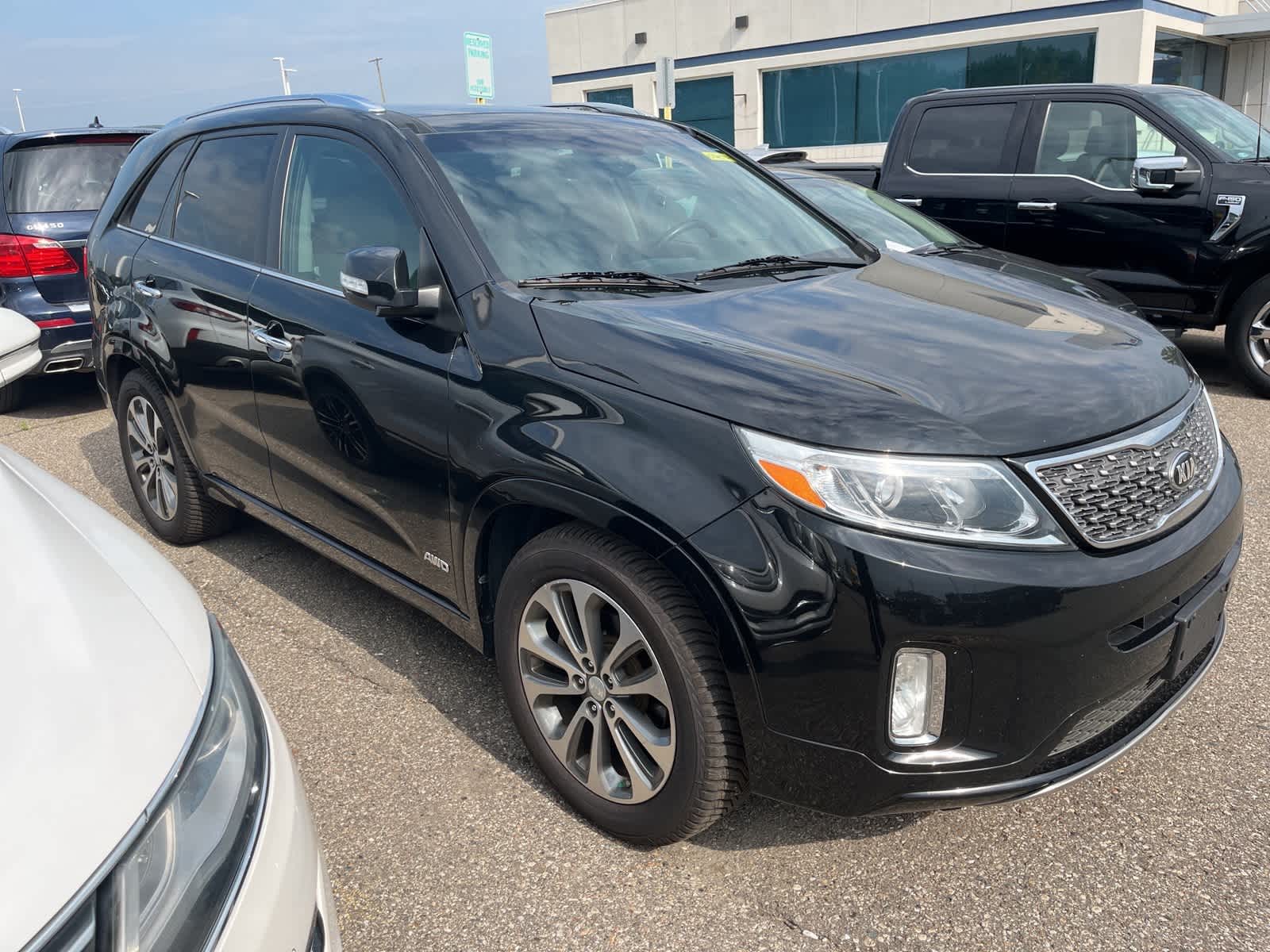 Thumbnail: 2015 Kia Sorento - 17