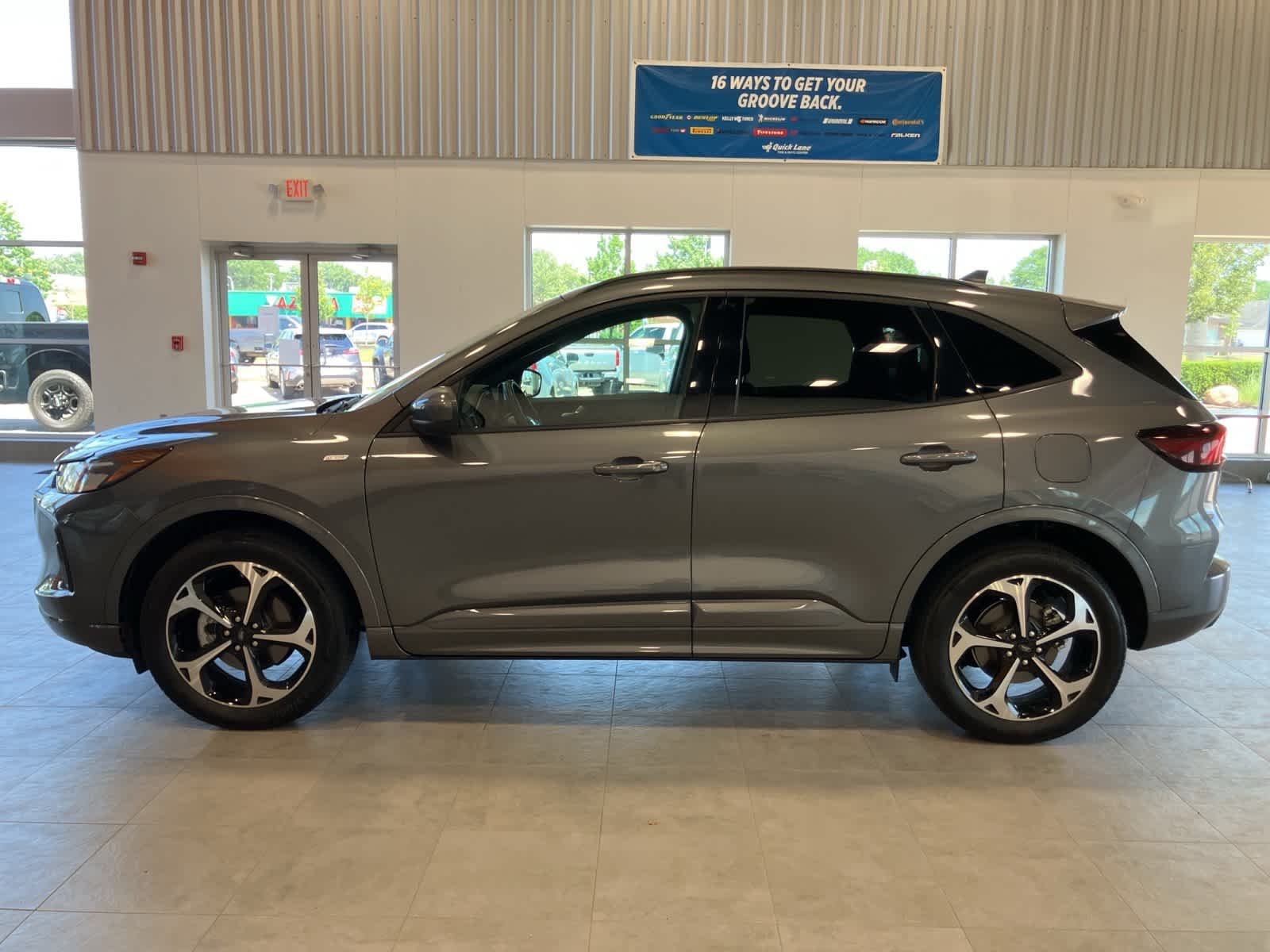 Thumbnail: 2023 Ford Escape - 9