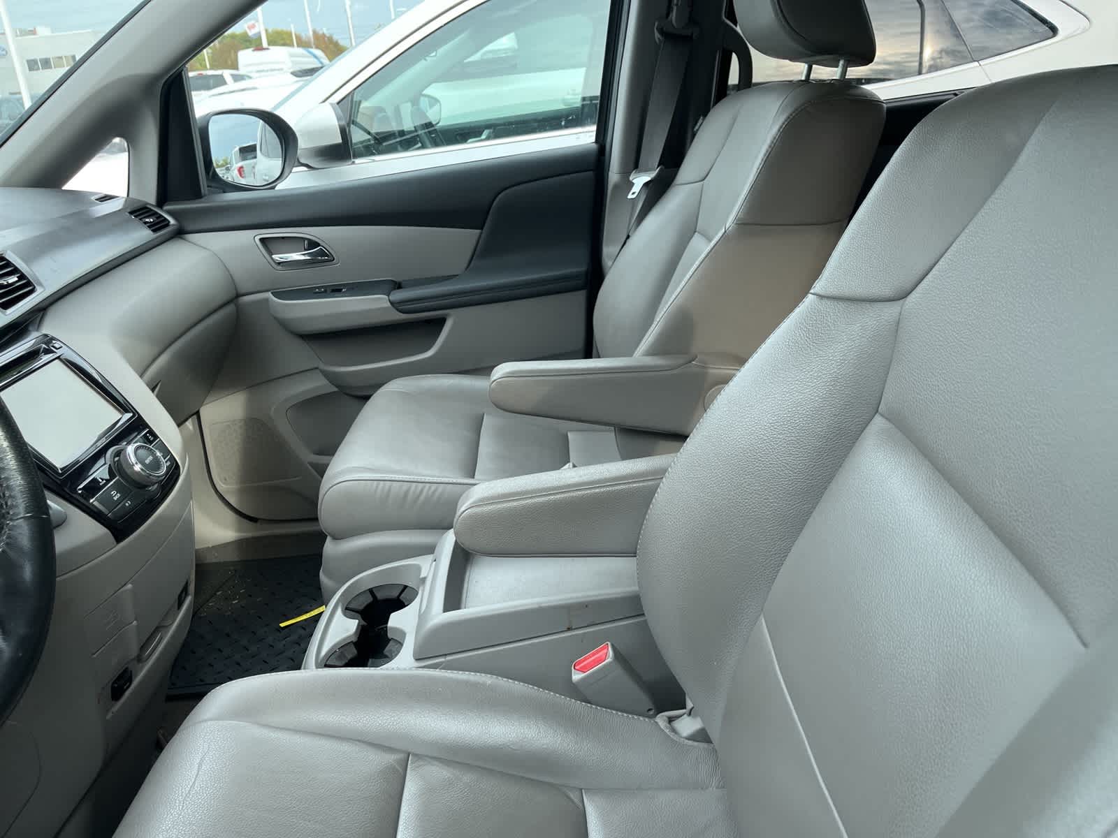 Thumbnail: 2015 Honda Odyssey - 23