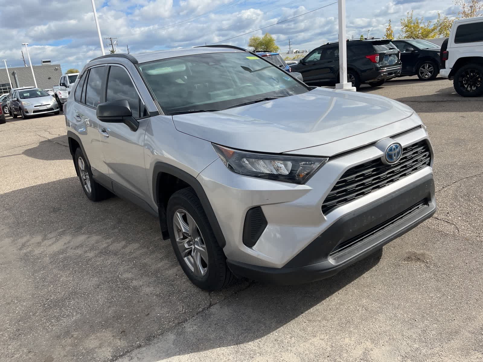Thumbnail: 2022 Toyota RAV4 - 17